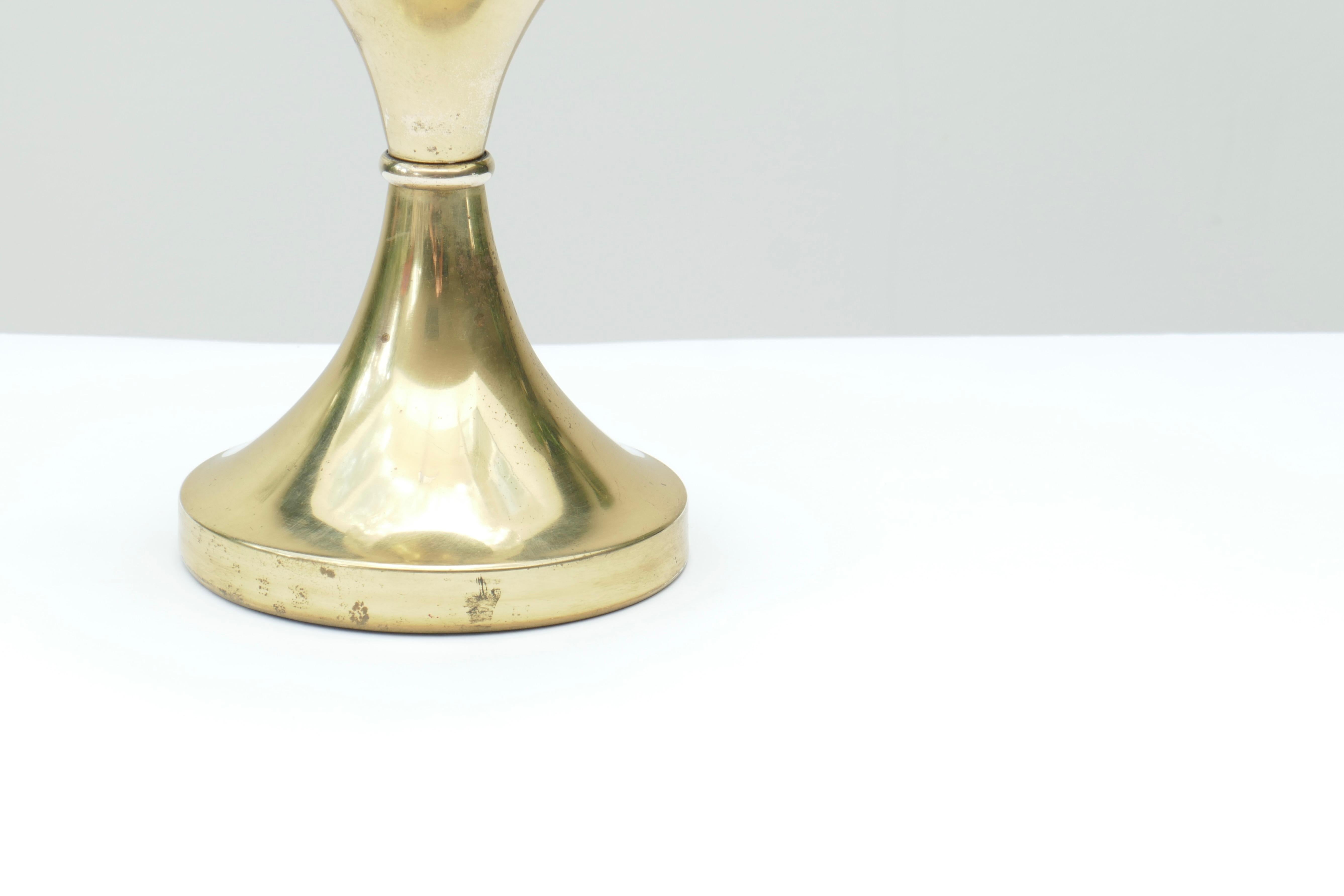 Late 20th Century Brass Tulip Base and Crackle Glass Sphere Table Lamp, Germany, 1970s For Sale