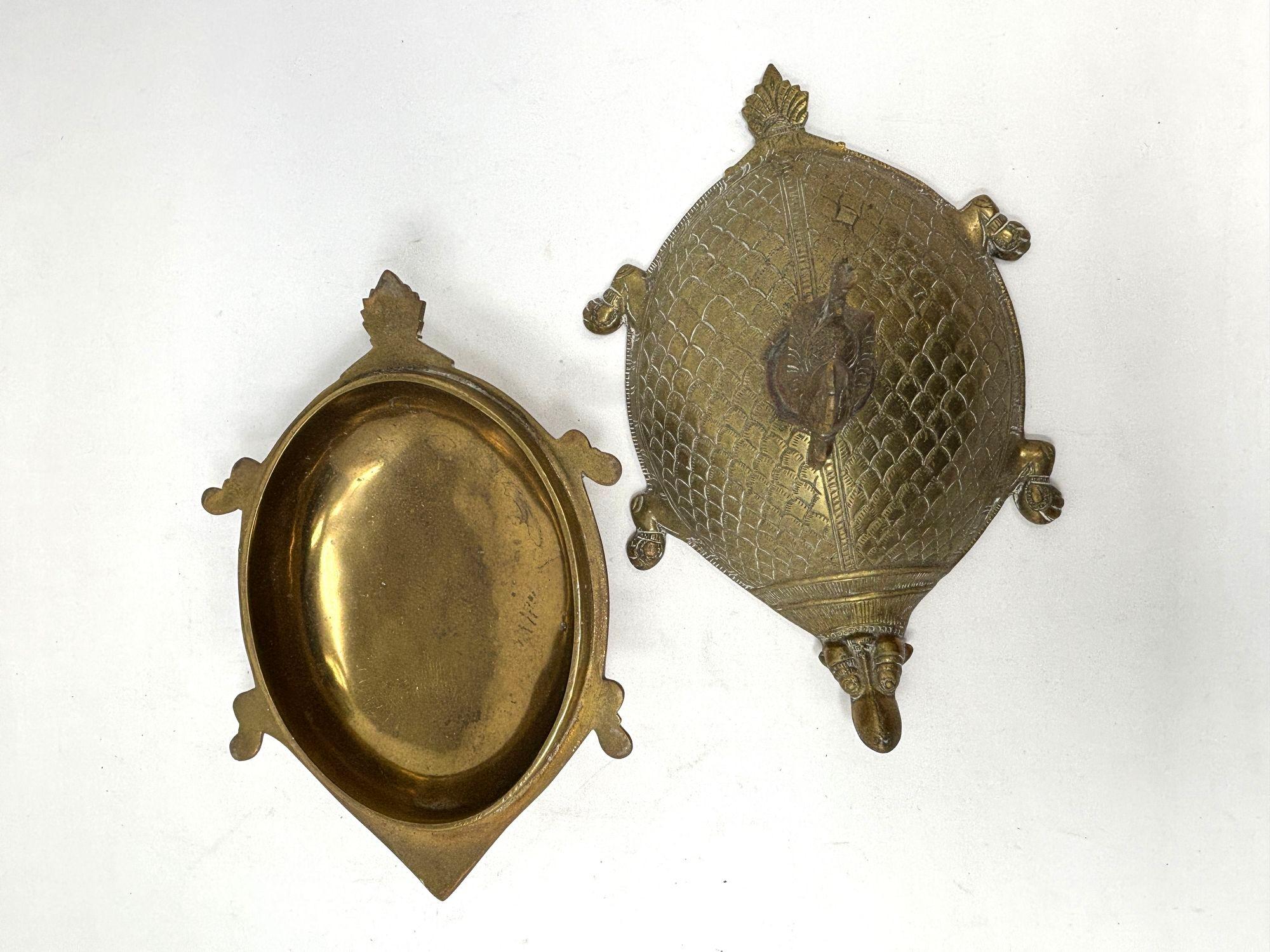 Brass Turtle Vintage Trinket Box with Peacock Finial In Good Condition For Sale In North Hollywood, CA