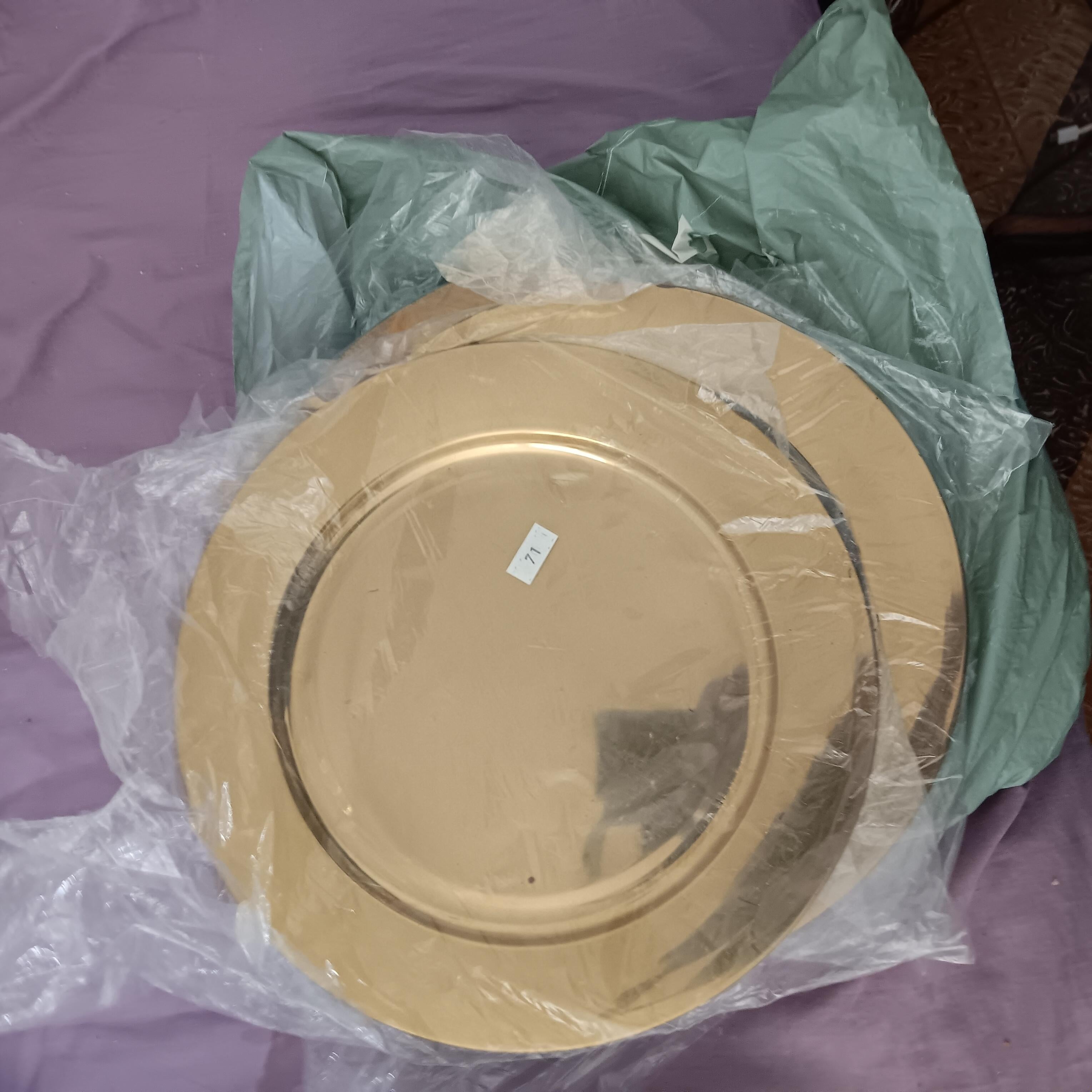Dessous de plats en laiton Assiettes à dîner  Midcentury 12 Serving Lot en vente 1