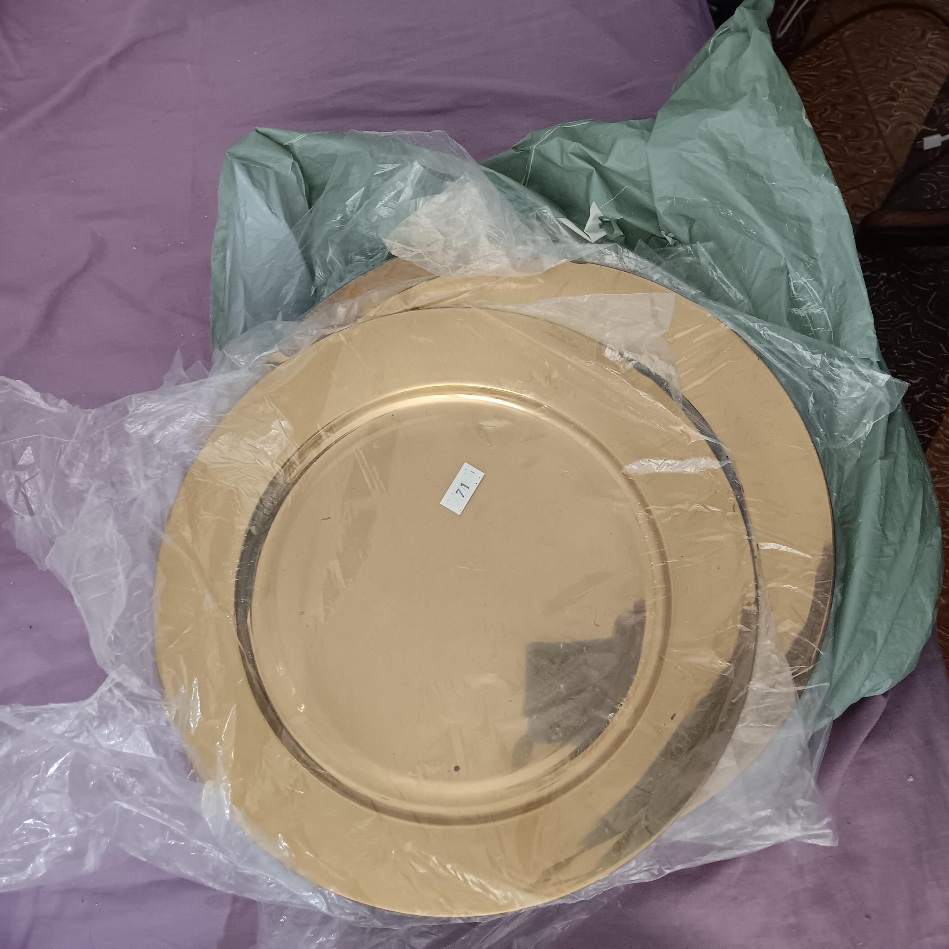 Dessous de plats en laiton Assiettes à dîner  Midcentury 12 Serving Lot en vente 2