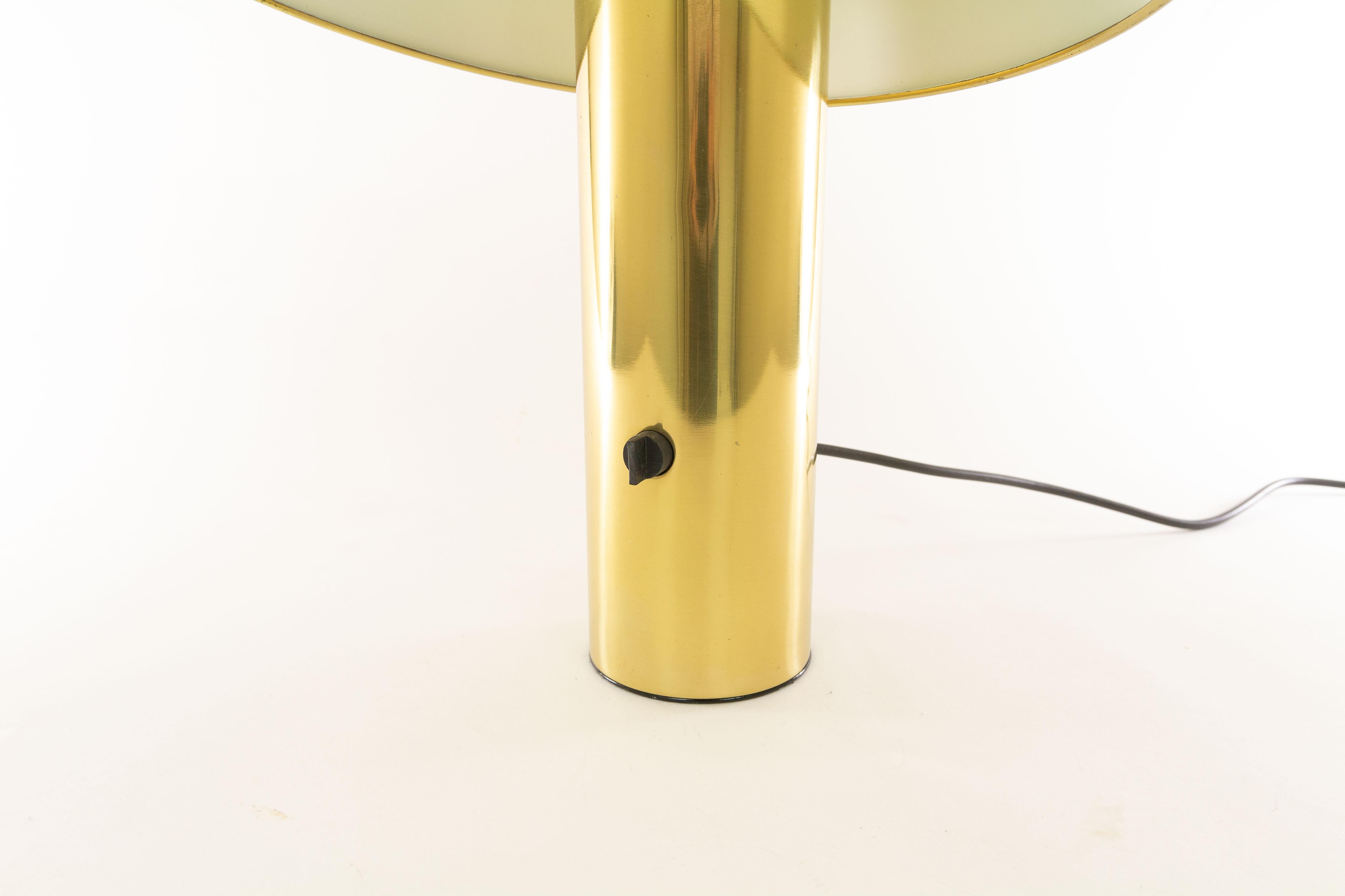 Brass Vaga Table Lamp by Franco Mirenzi for Valenti, 1970s In Good Condition For Sale In Rotterdam, NL