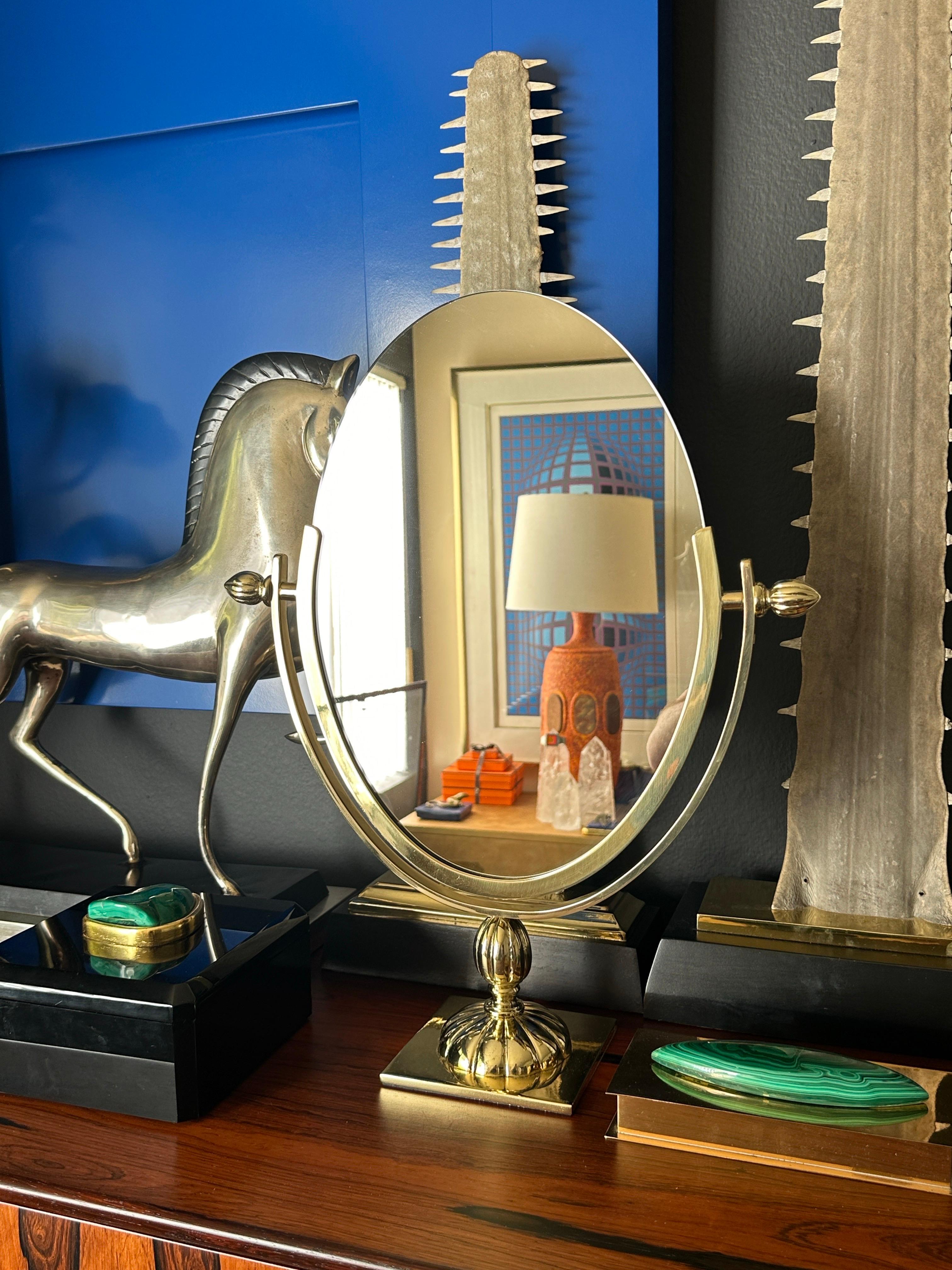 Miroir basculant de vanité en laiton en vente 3