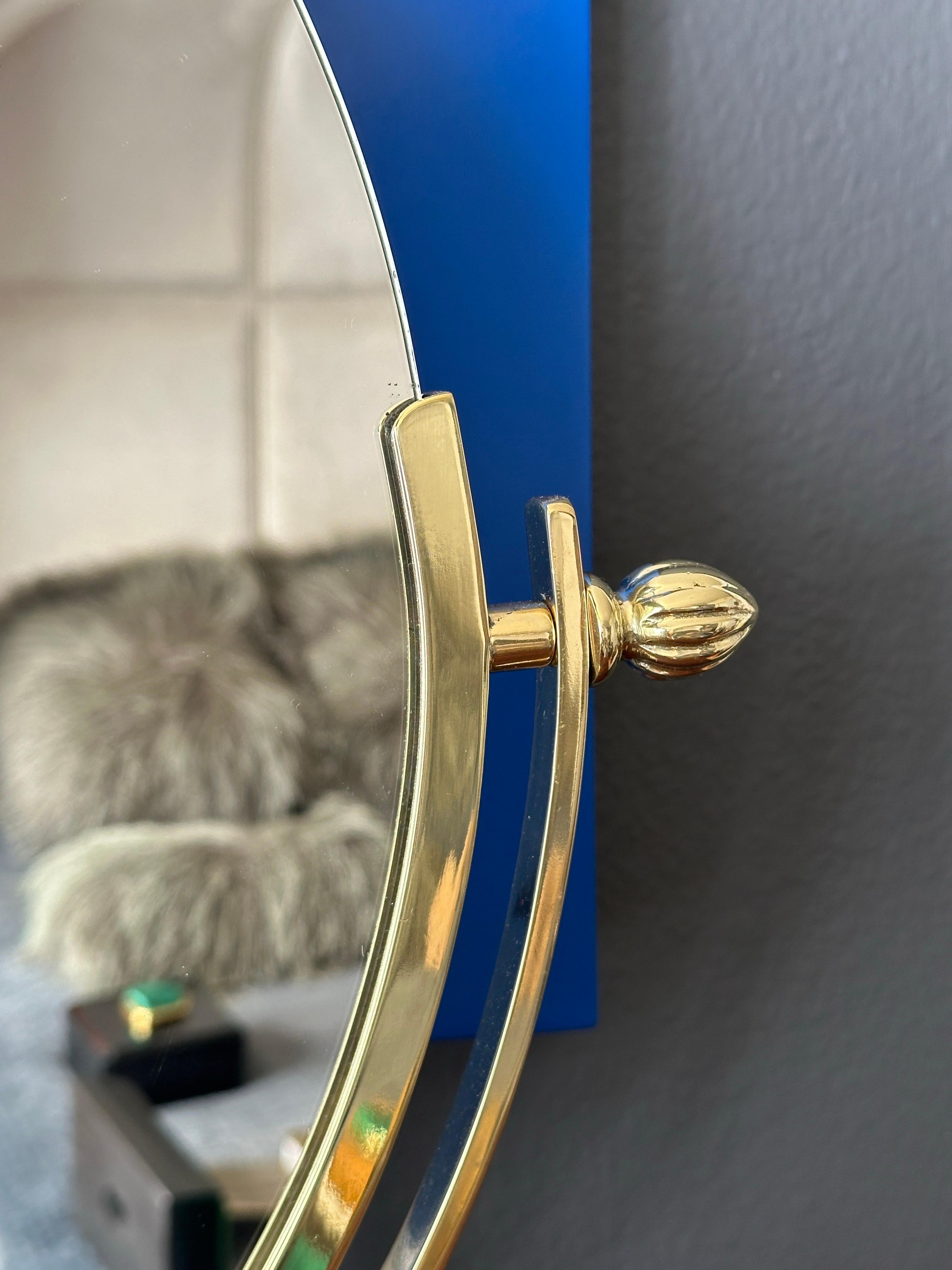 Poli Miroir basculant de vanité en laiton en vente