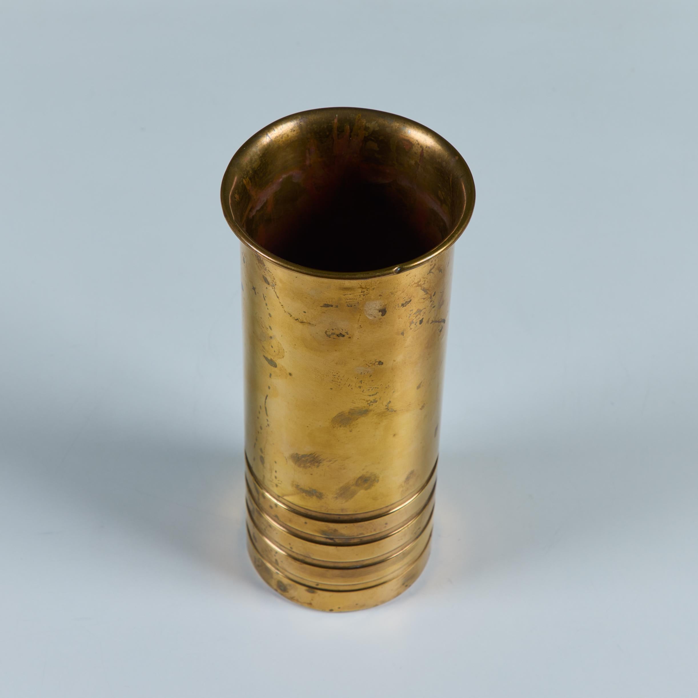 Ottone Vaso in ottone di Walter Von Nessen per Chase in vendita