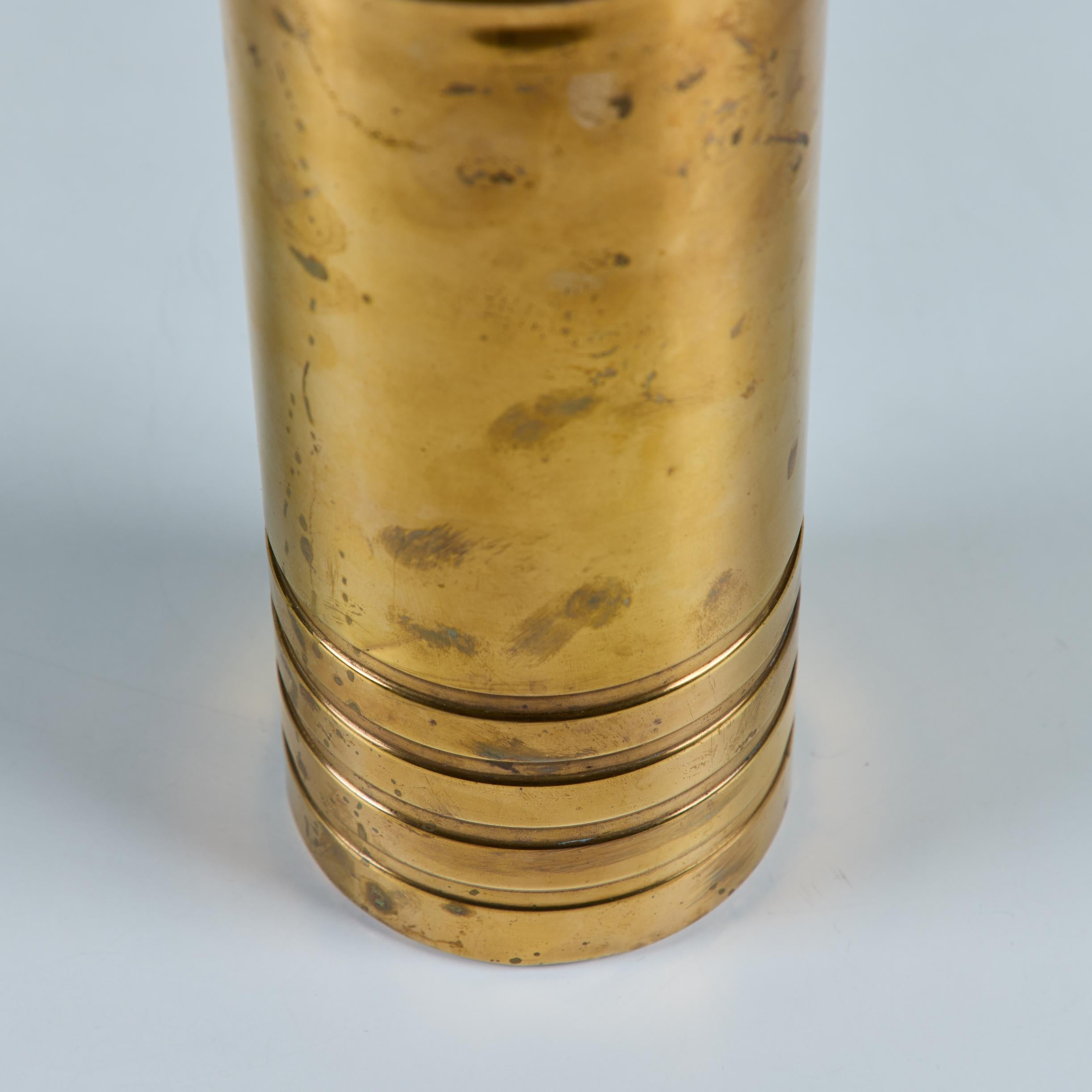 Vaso in ottone di Walter Von Nessen per Chase in vendita 2