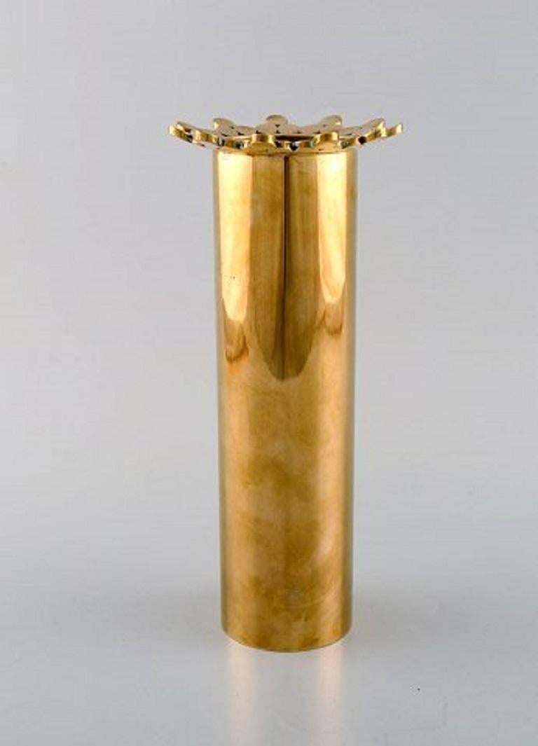 Brass vase designed by Pierre Forsell for Skultuna (Sweden) in the 1950s.
Signed.
Measures: 23 cm x 10 cm.
In excellent condition.

 