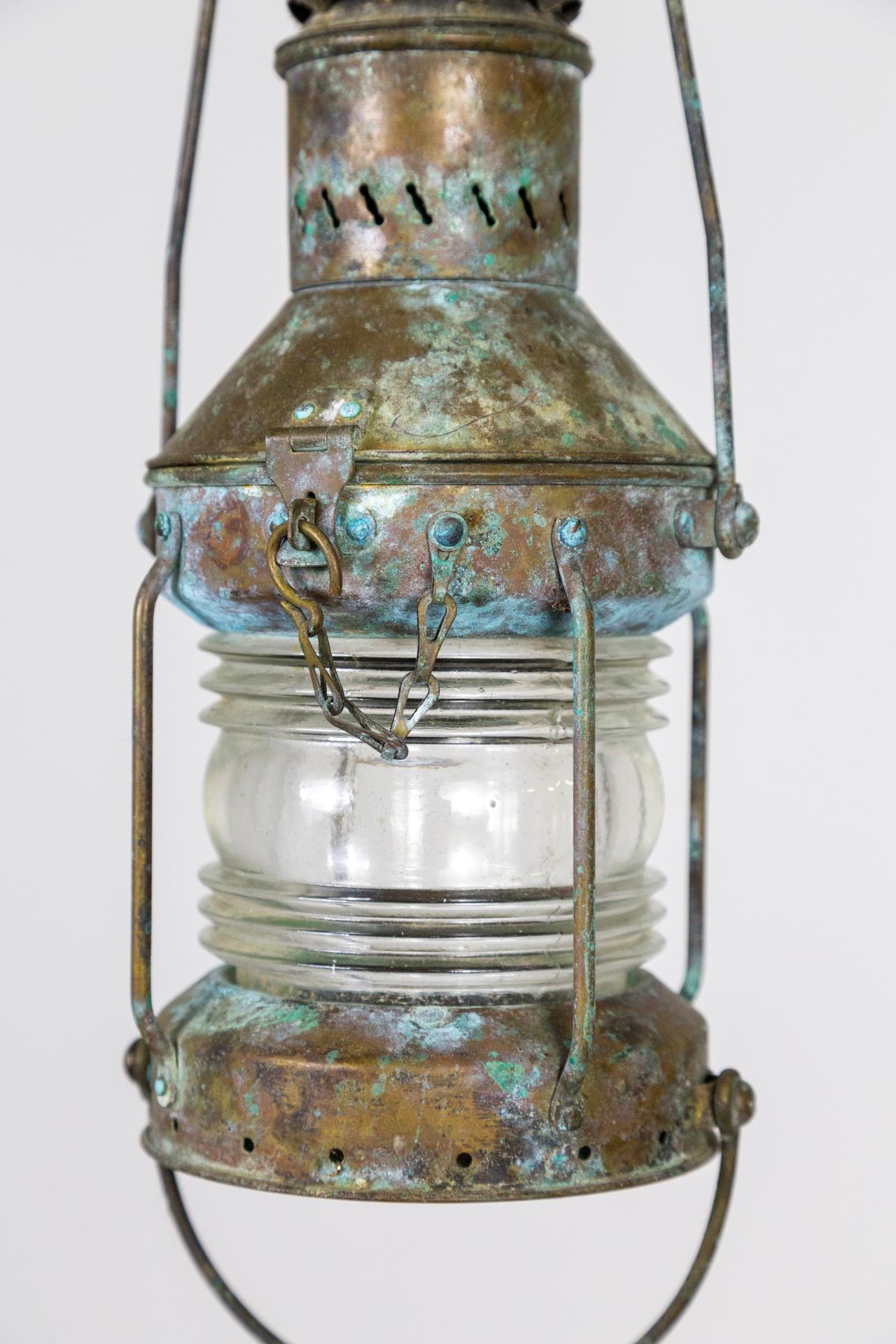 20ième siècle Lanterne marine en laiton vert comme lampe suspendue en vente