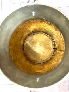 Vaso in ottone con maniglia