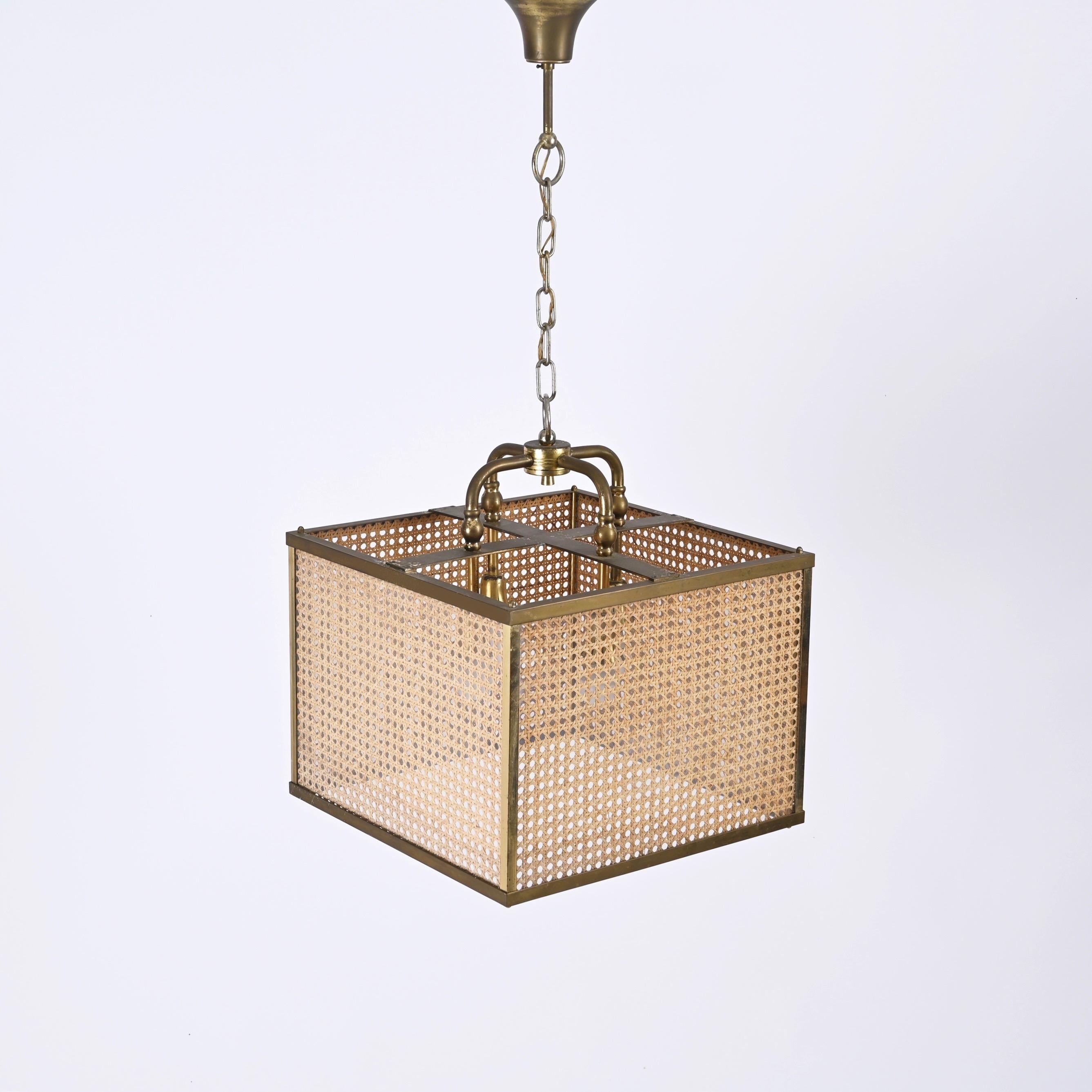 Brass, Vienna Straw Wicker and Glass Square Chandelier Lamp, Italy, 1950s For Sale 4