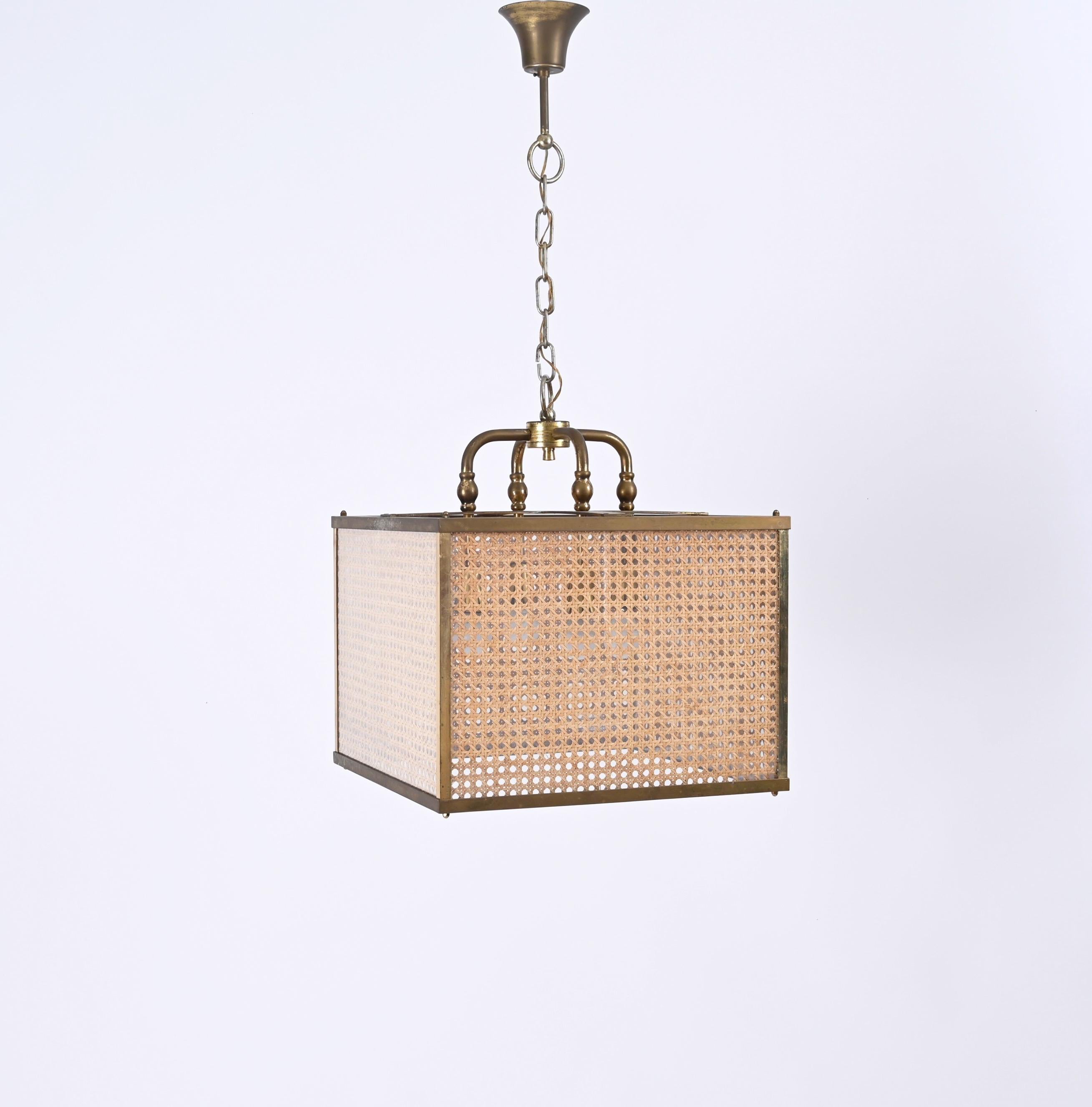 Brass, Vienna Straw Wicker and Glass Square Chandelier Lamp, Italy, 1950s For Sale 8