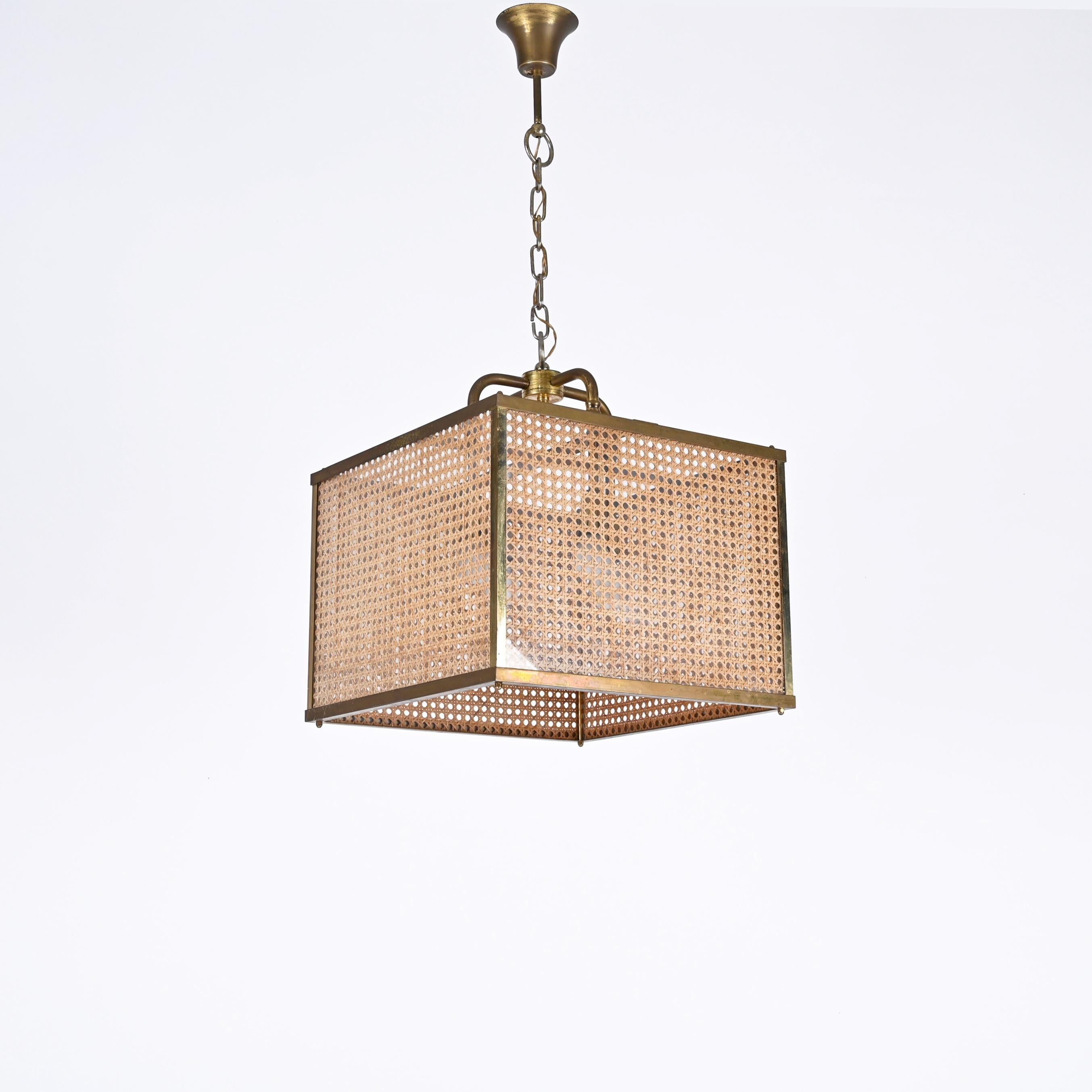 Italian Brass, Vienna Straw Wicker and Glass Square Chandelier Lamp, Italy, 1950s For Sale