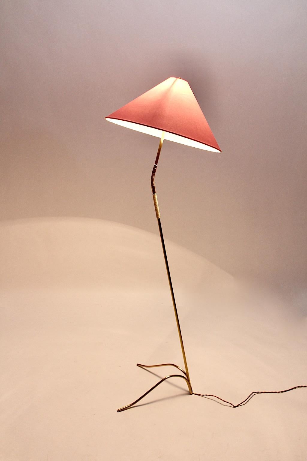 Brass Vintage Mid-Century Modern Splayfoot Floor Lamp Rupert Nikoll 1950 Austria For Sale 8