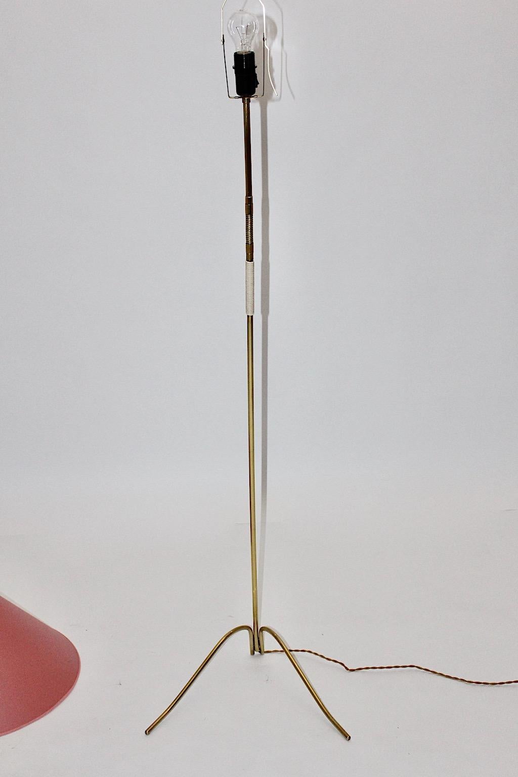 Brass Vintage Mid-Century Modern Splayfoot Floor Lamp Rupert Nikoll 1950 Austria For Sale 9