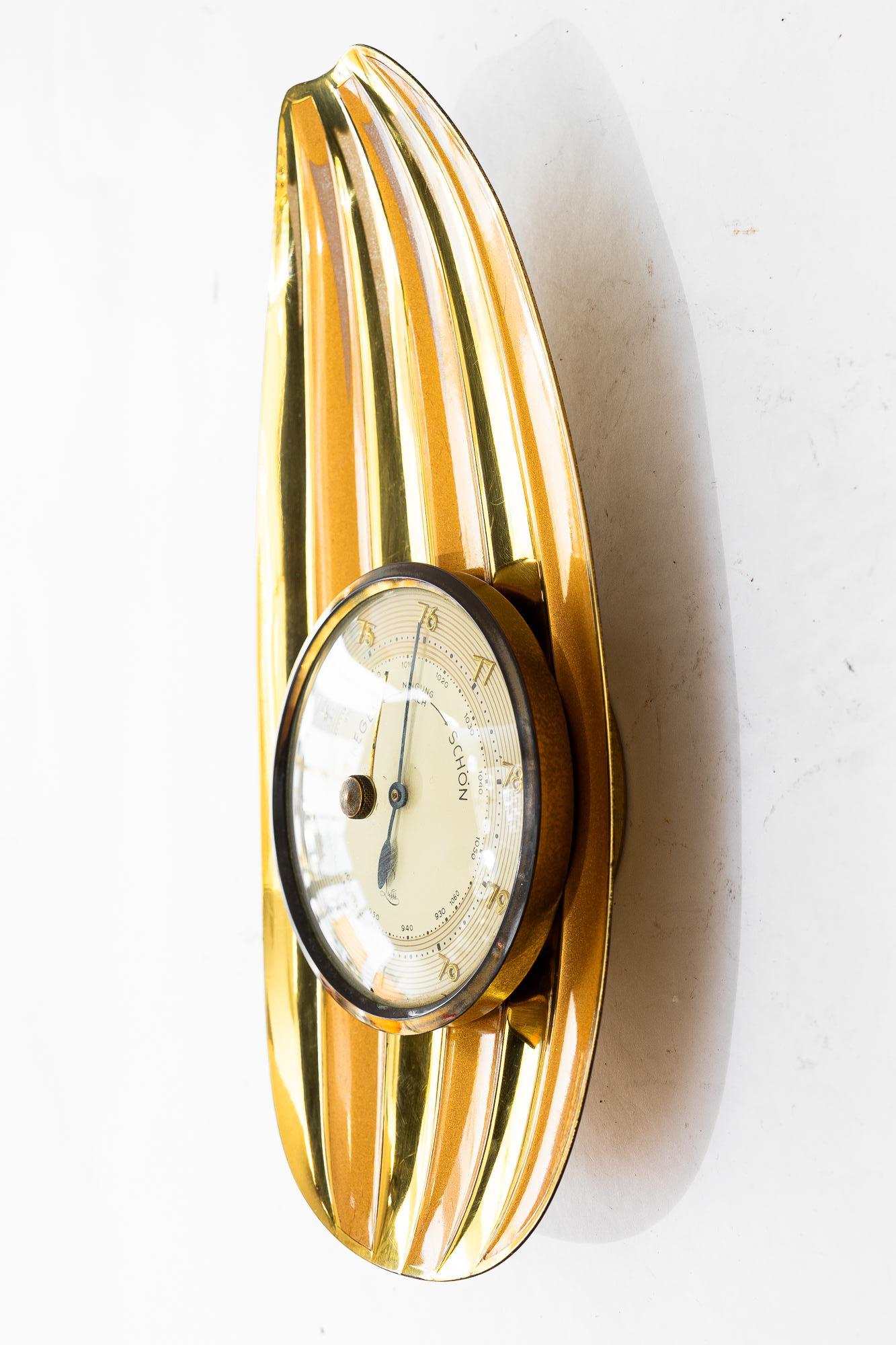 Messing Wandbarometer Wien um 1960er Jahre (Mitte des 20. Jahrhunderts) im Angebot