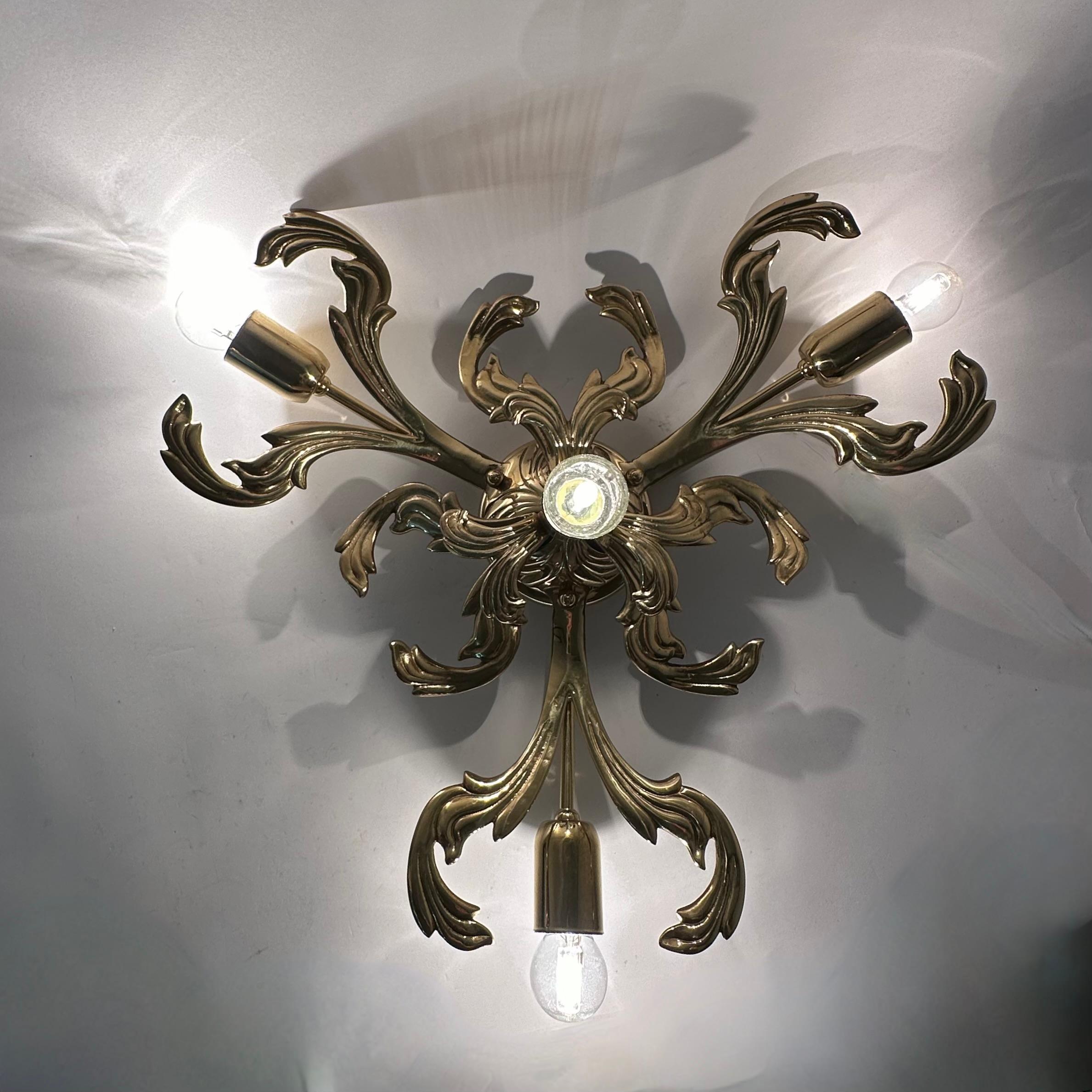 Mid-Century moderno Lampada da parete/soffitto in ottone di C.S.A. Italy , anni '70 in vendita