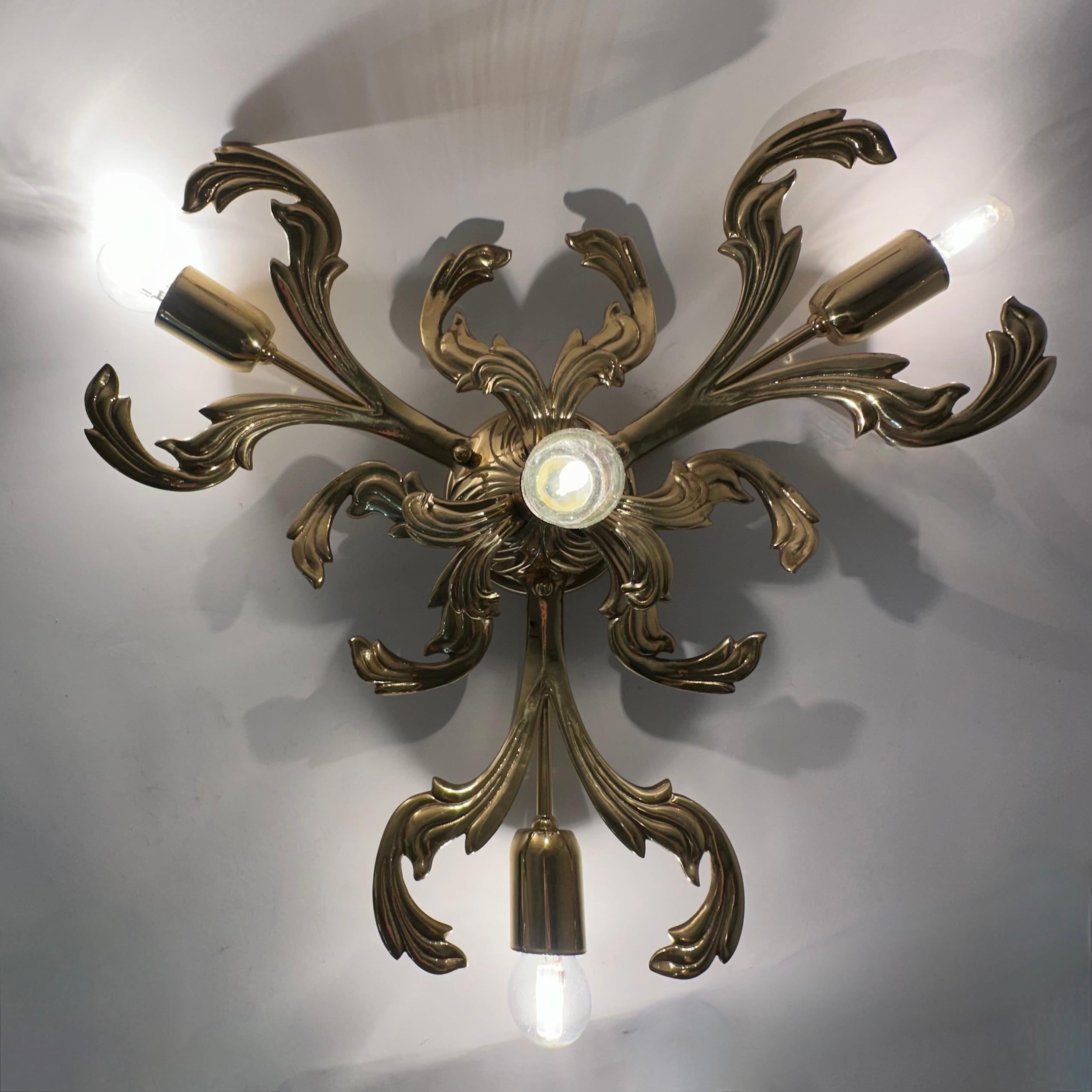 Lampada da parete/soffitto in ottone di C.S.A. Italy , anni '70 In condizioni buone in vendita a Delft, NL