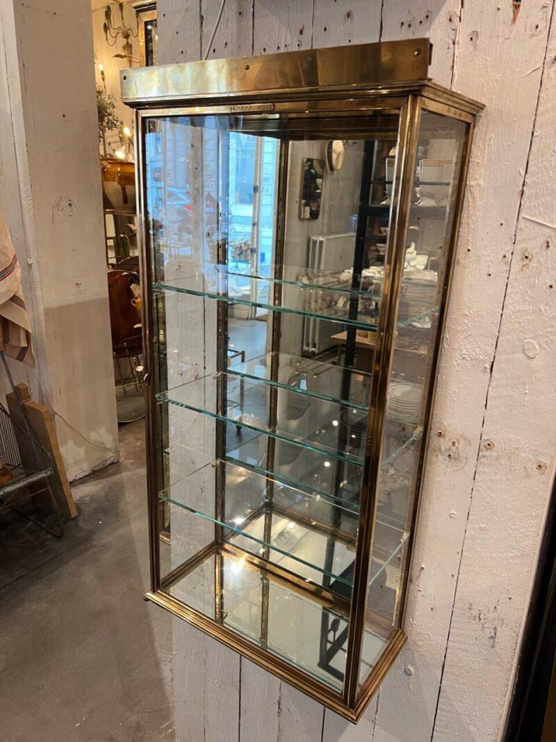Francese Espositore da parete in ottone Siegel Paris, Francia anni '30 in vendita