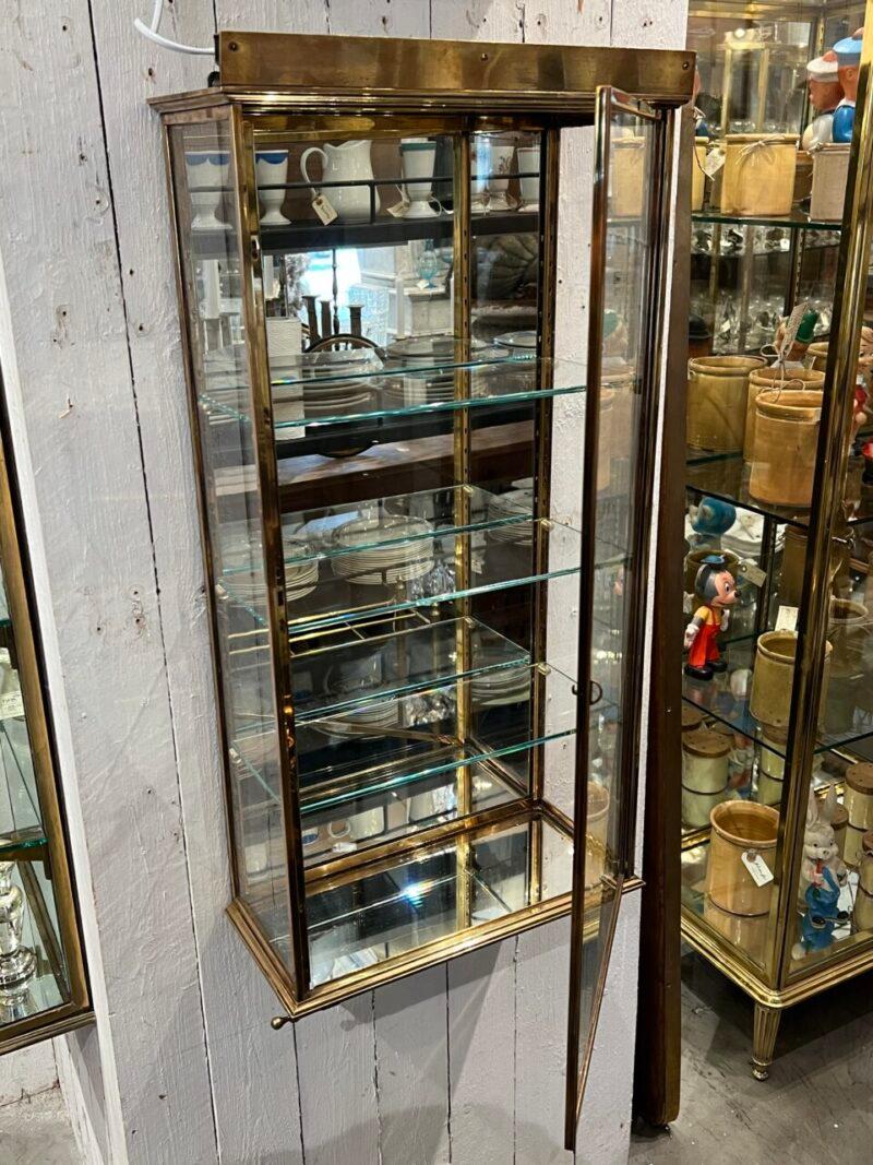 Ottone Espositore da parete in ottone Siegel Paris, Francia anni '30 in vendita