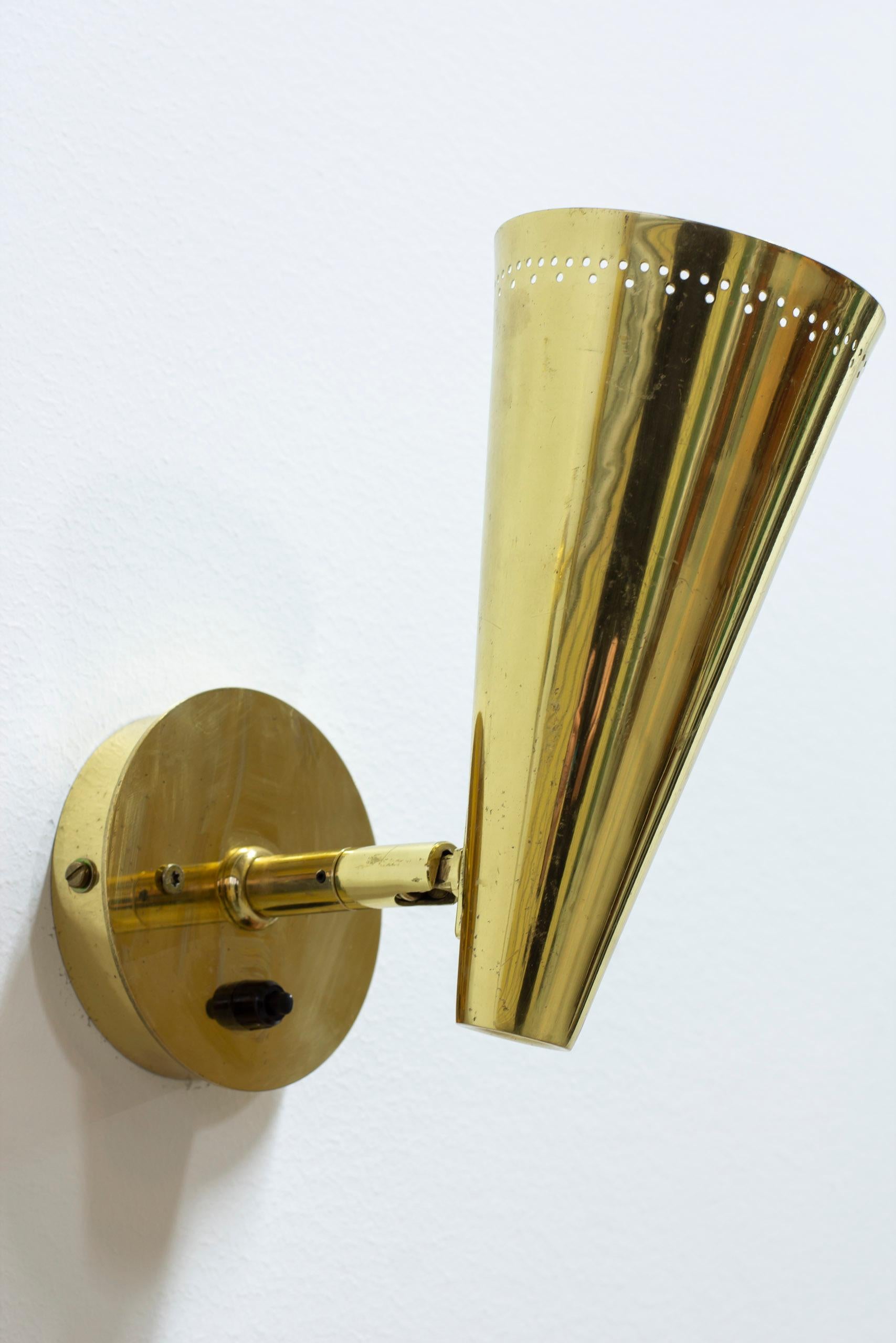 Wand- oder Decken- oder Deckenleuchten aus Messing von KT Valaistus, im Stil von Paavo Tynell im Angebot 4