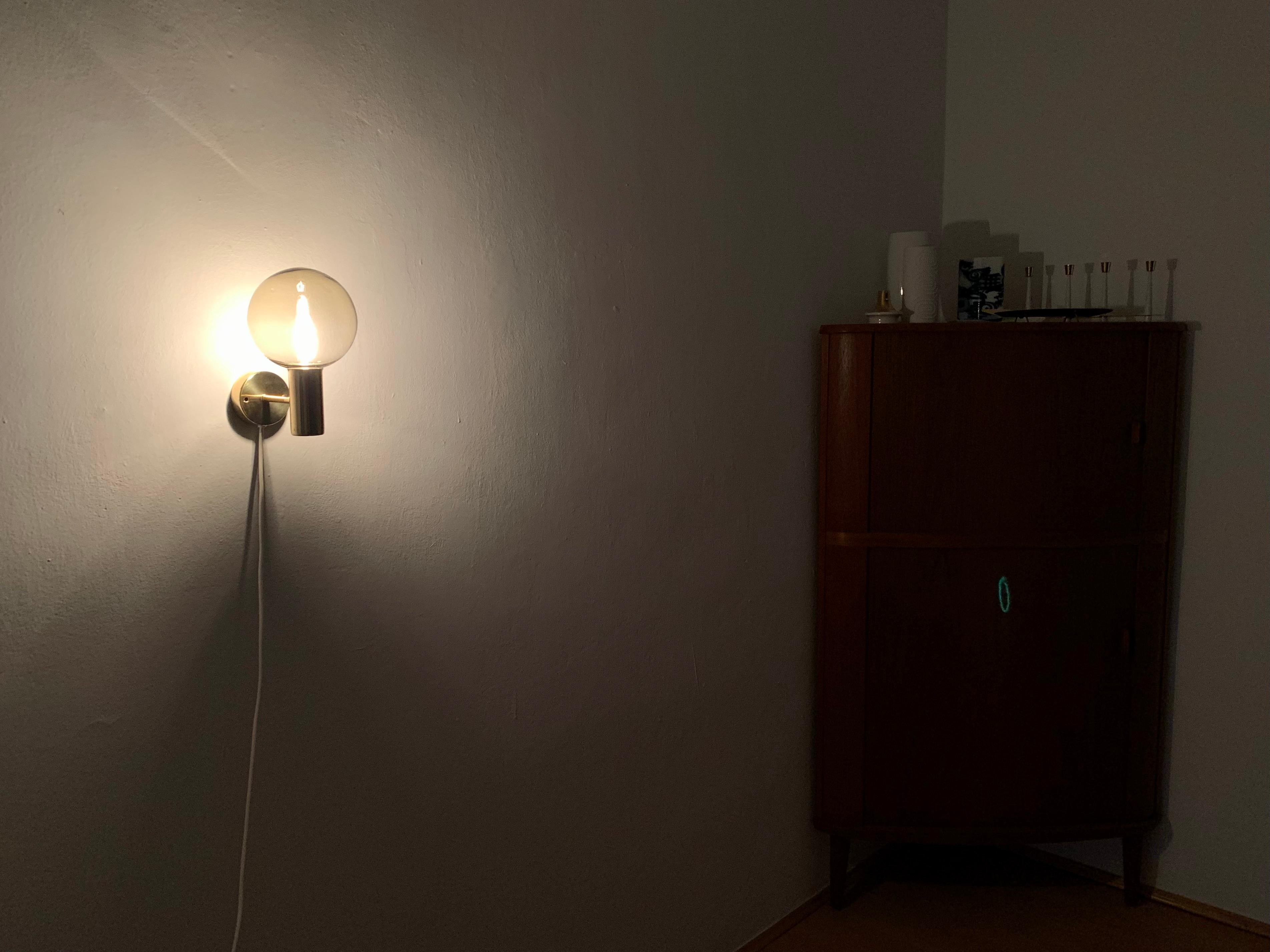 Lámpara de pared de latón de Hans Agne Jakobsson en venta 4