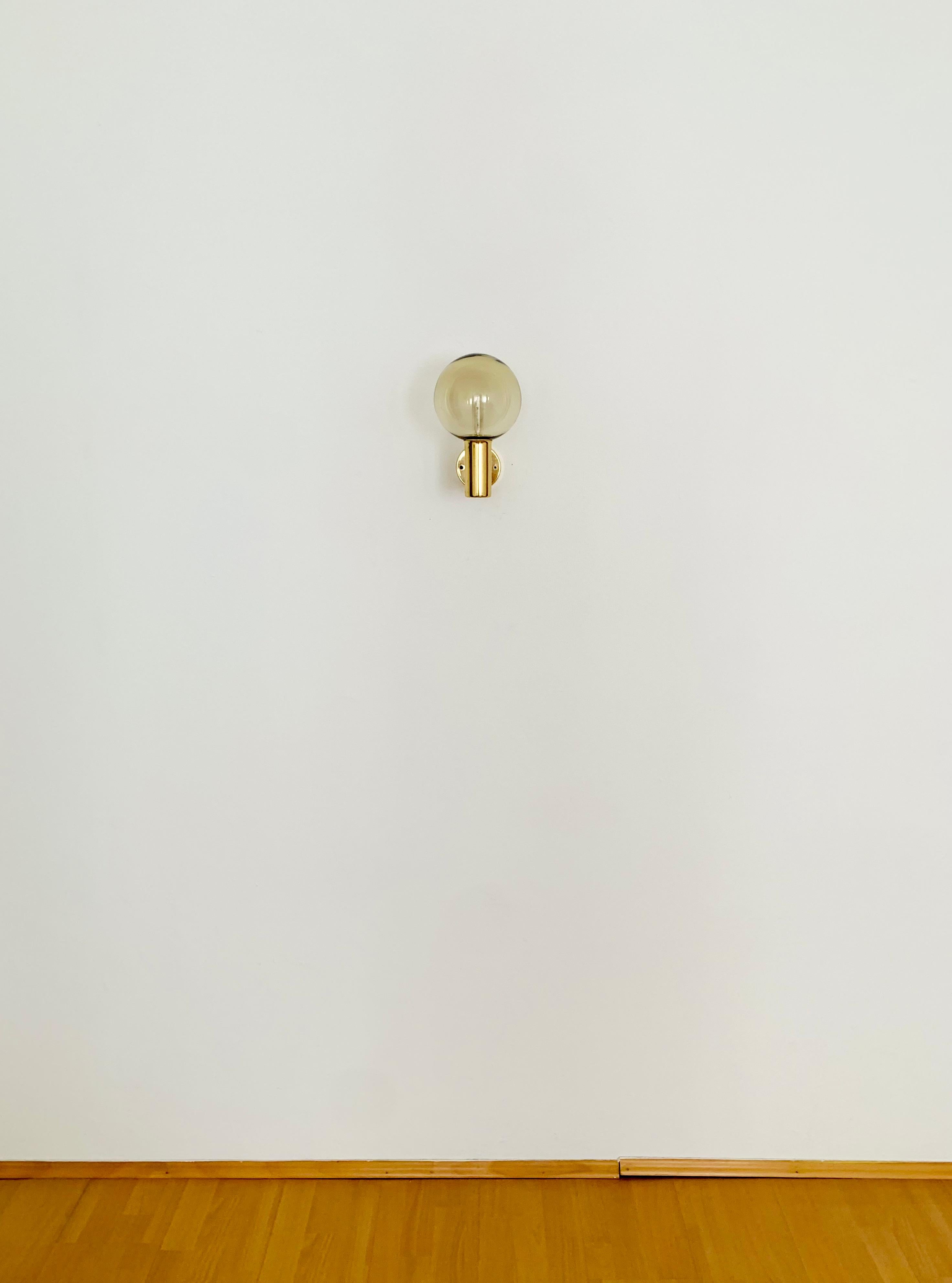 Lámpara de pared de latón de Hans Agne Jakobsson mediados del siglo XX en venta