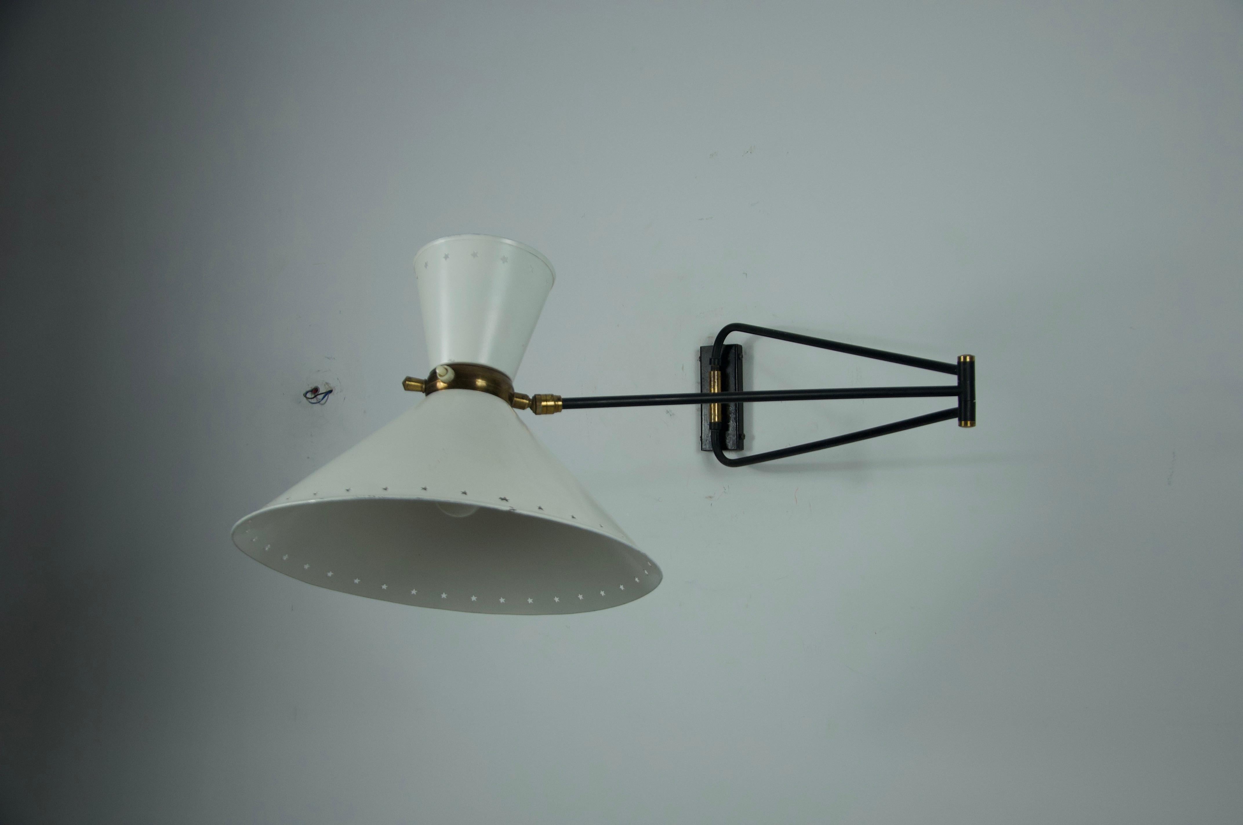 Lámpara de pared de latón de Rene Mathieu para Maison Lunel, 1960, Francia en venta 8