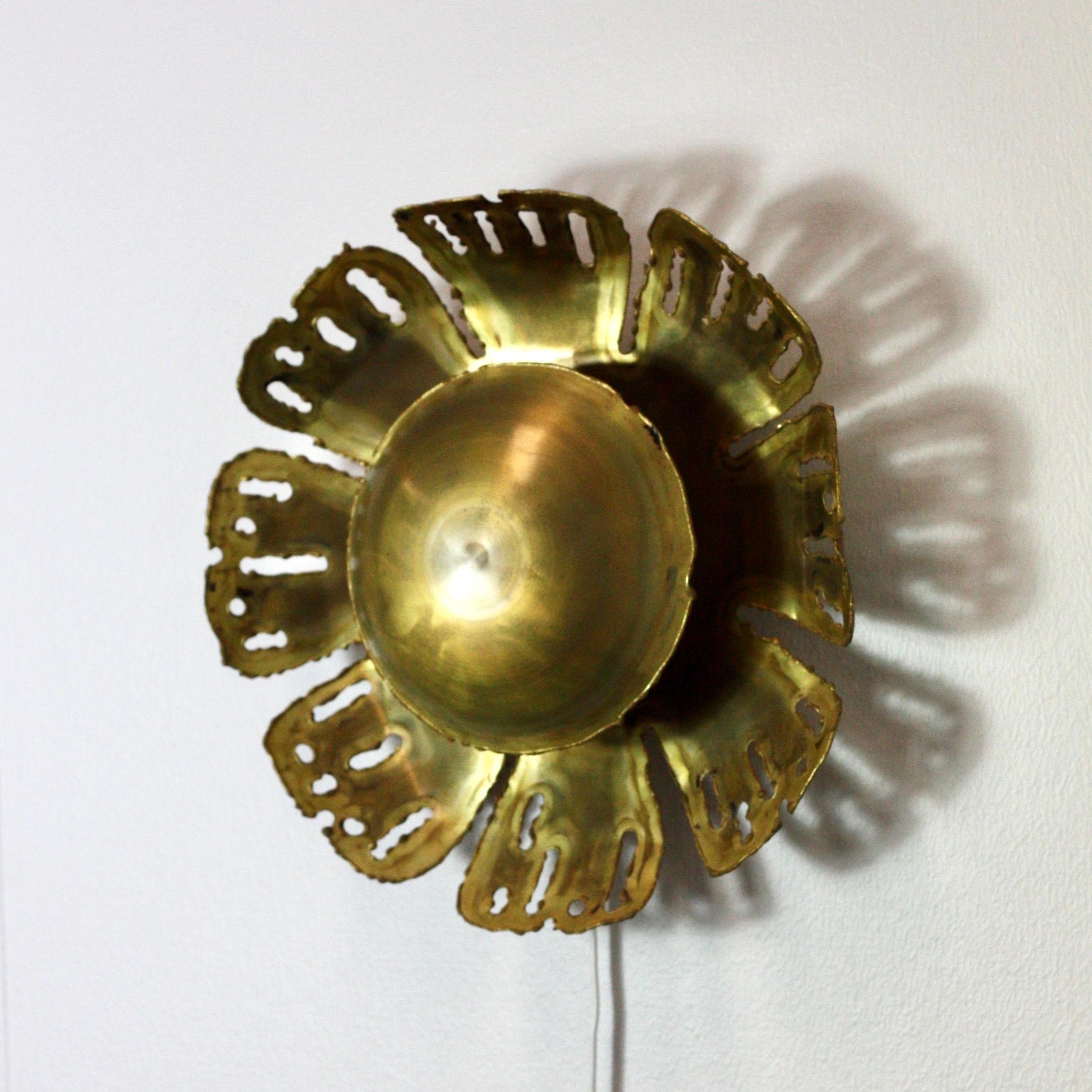 Brass Wall Lamp by Svend Aage Holm Sorensen, 1960s, Denmark In Good Condition For Sale In Værløse, DK