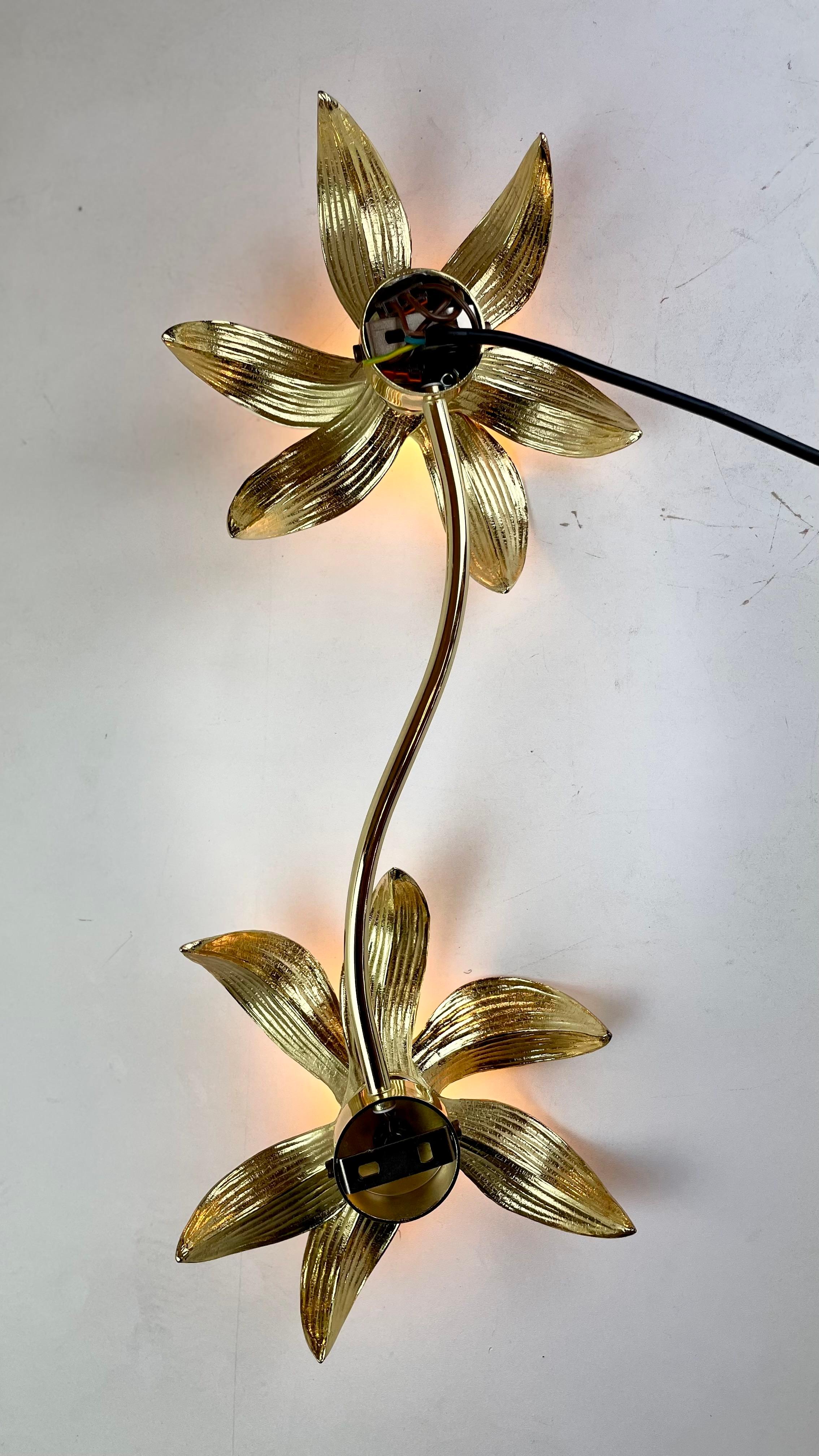 Wandleuchte aus Messing von Willy Daro für Massive, 1970~80er Jahre im Angebot 8