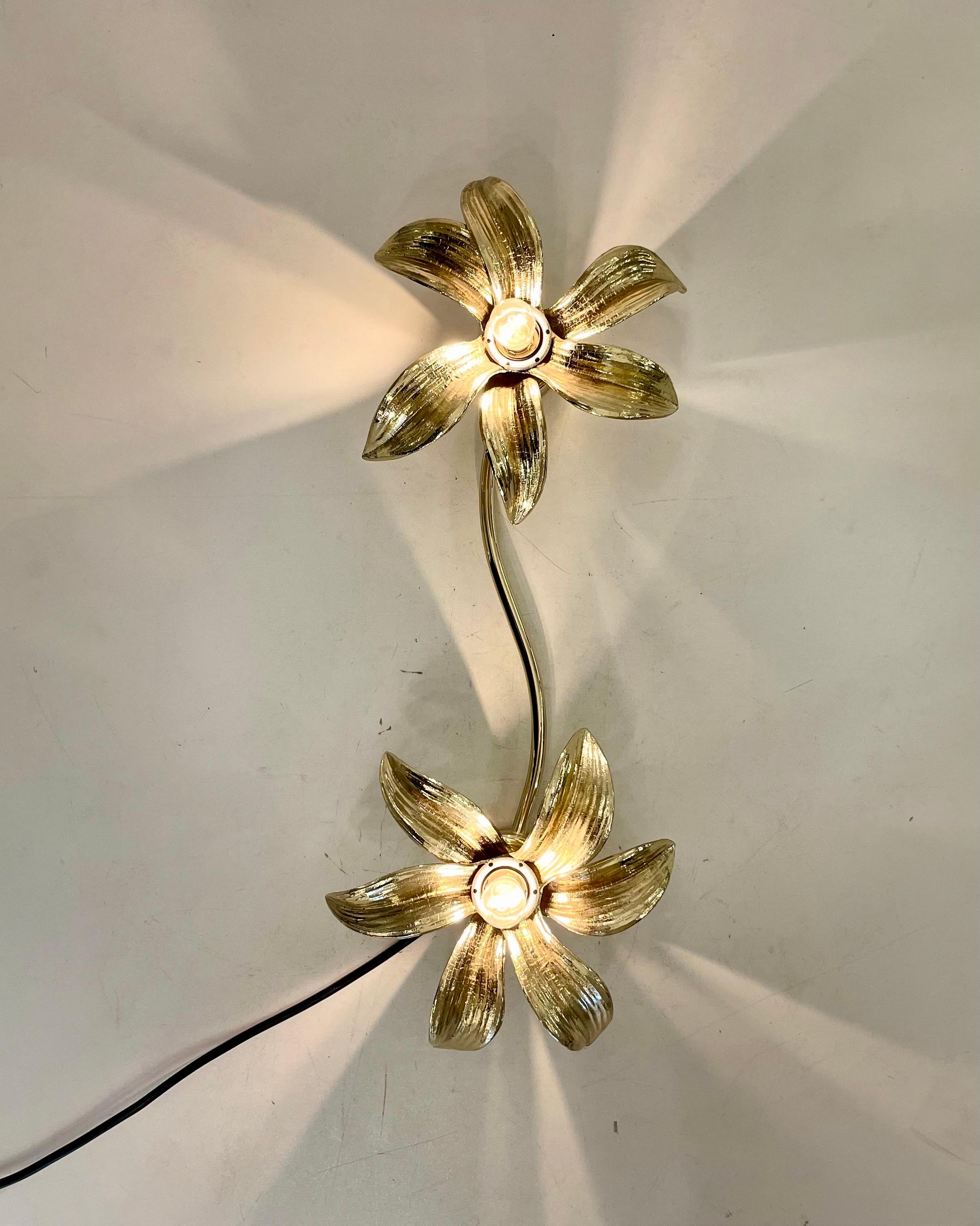 Wandleuchte aus Messing von Willy Daro für Massive, 1970~80er Jahre im Angebot 10