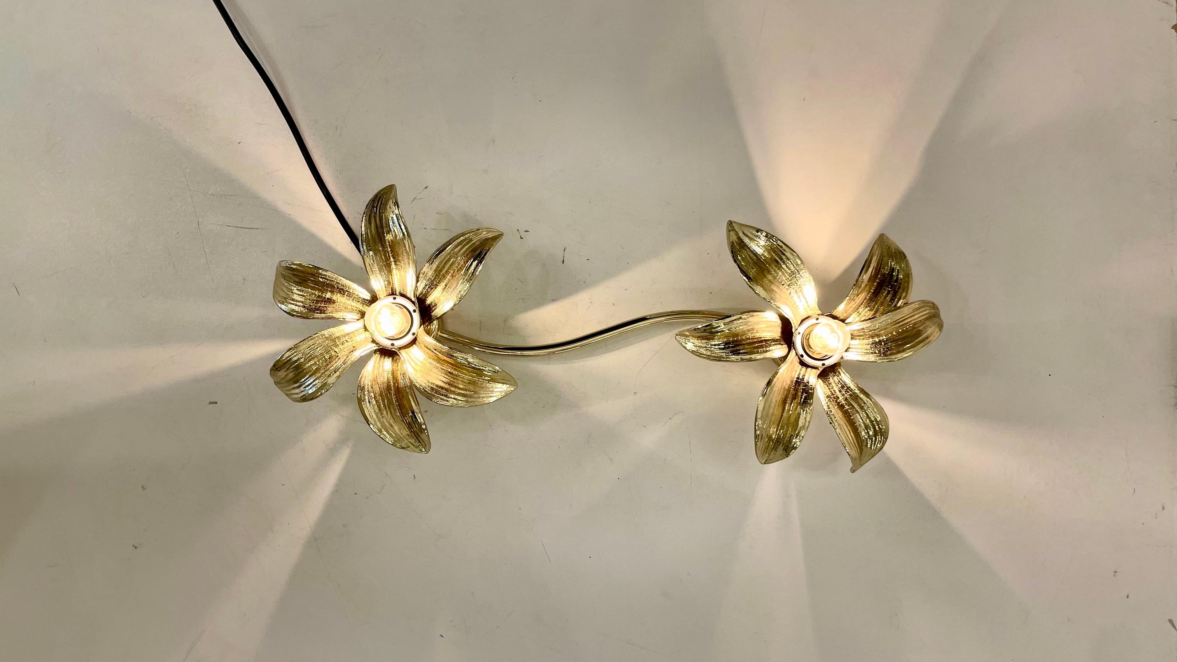 Wandleuchte aus Messing von Willy Daro für Massive, 1970~80er Jahre im Angebot 11