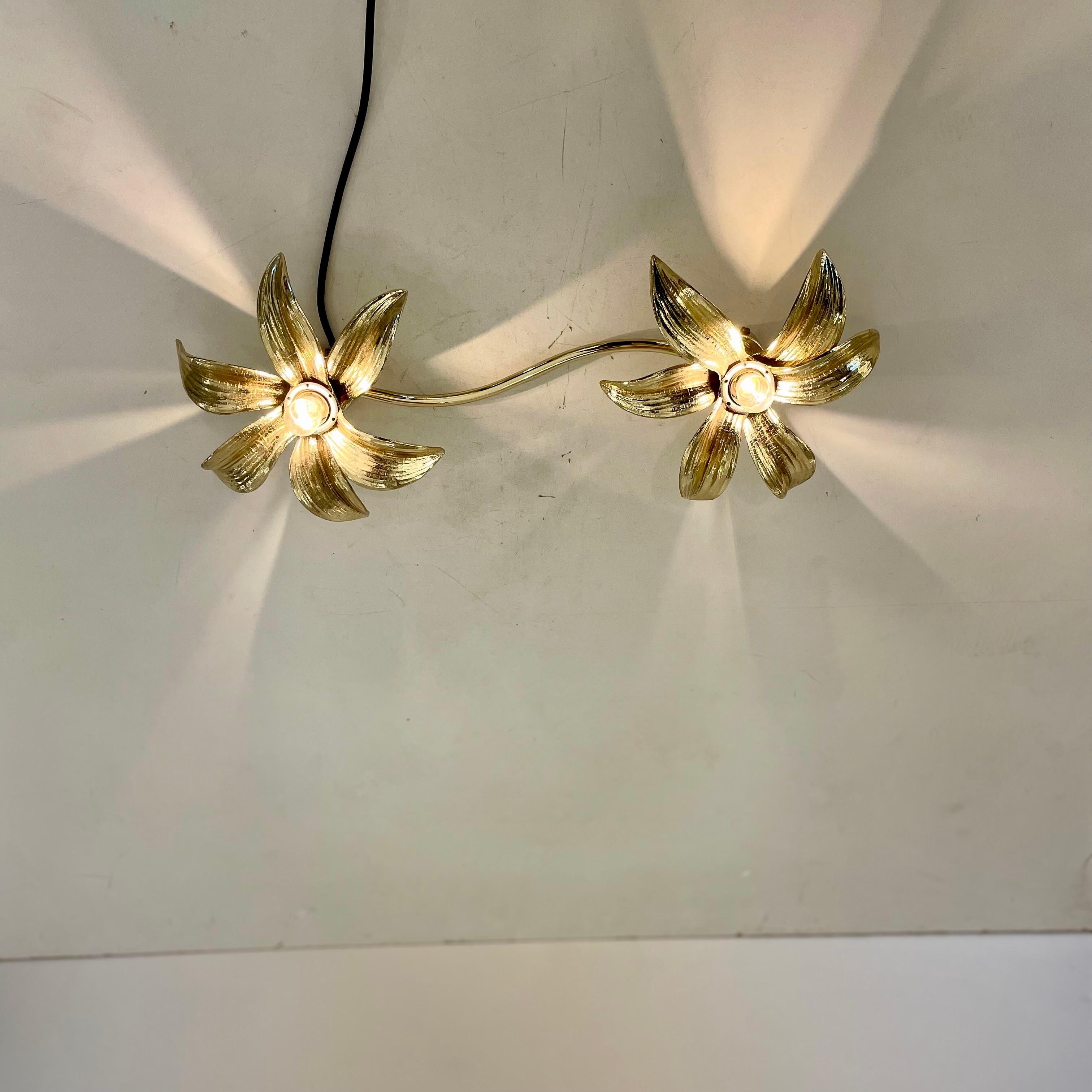 Wandleuchte aus Messing von Willy Daro für Massive, 1970~80er Jahre im Angebot 13