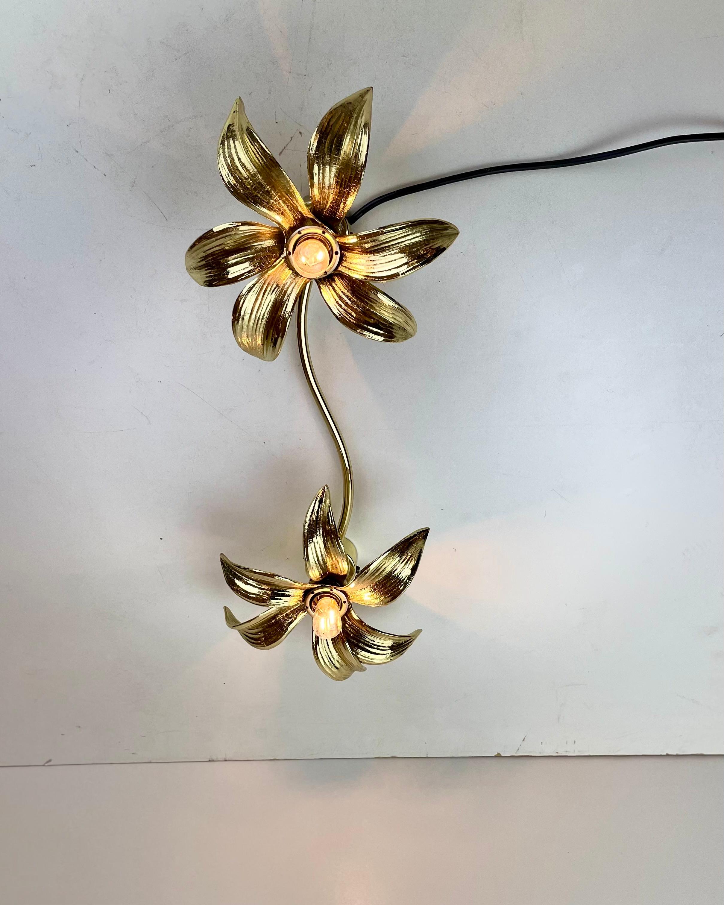 Wandleuchte aus Messing von Willy Daro für Massive, 1970~80er Jahre (Ende des 20. Jahrhunderts) im Angebot