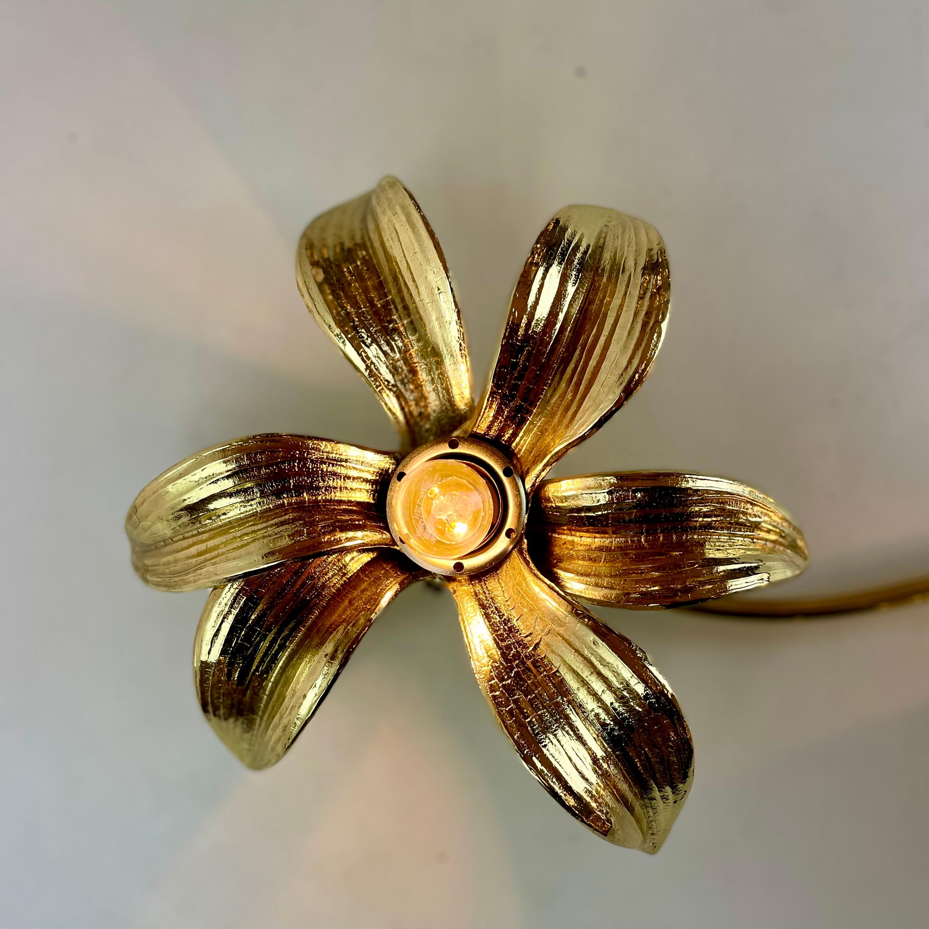 Wandleuchte aus Messing von Willy Daro für Massive, 1970~80er Jahre (Metall) im Angebot