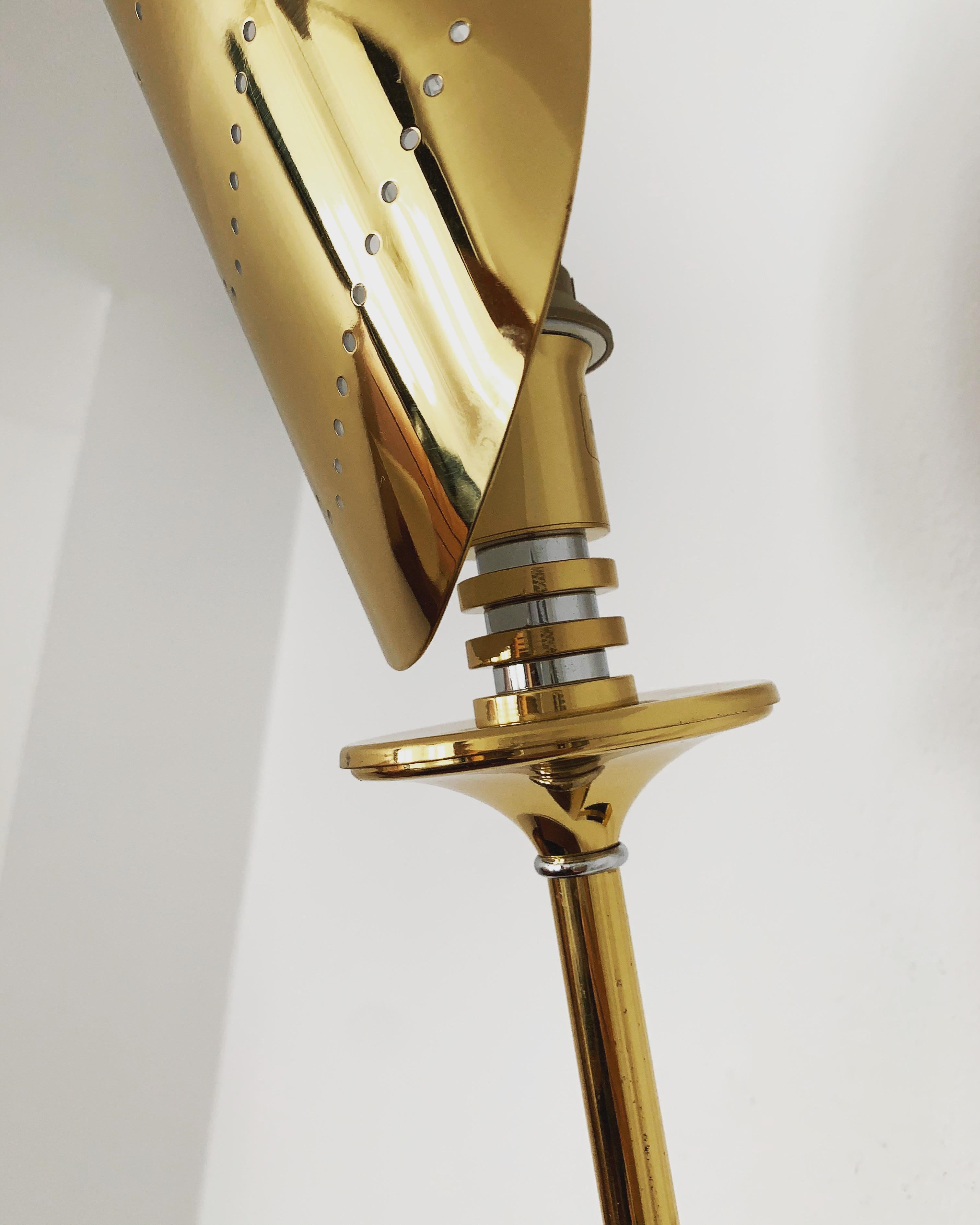 Late 20th Century Brass Wall Lamp For Sale