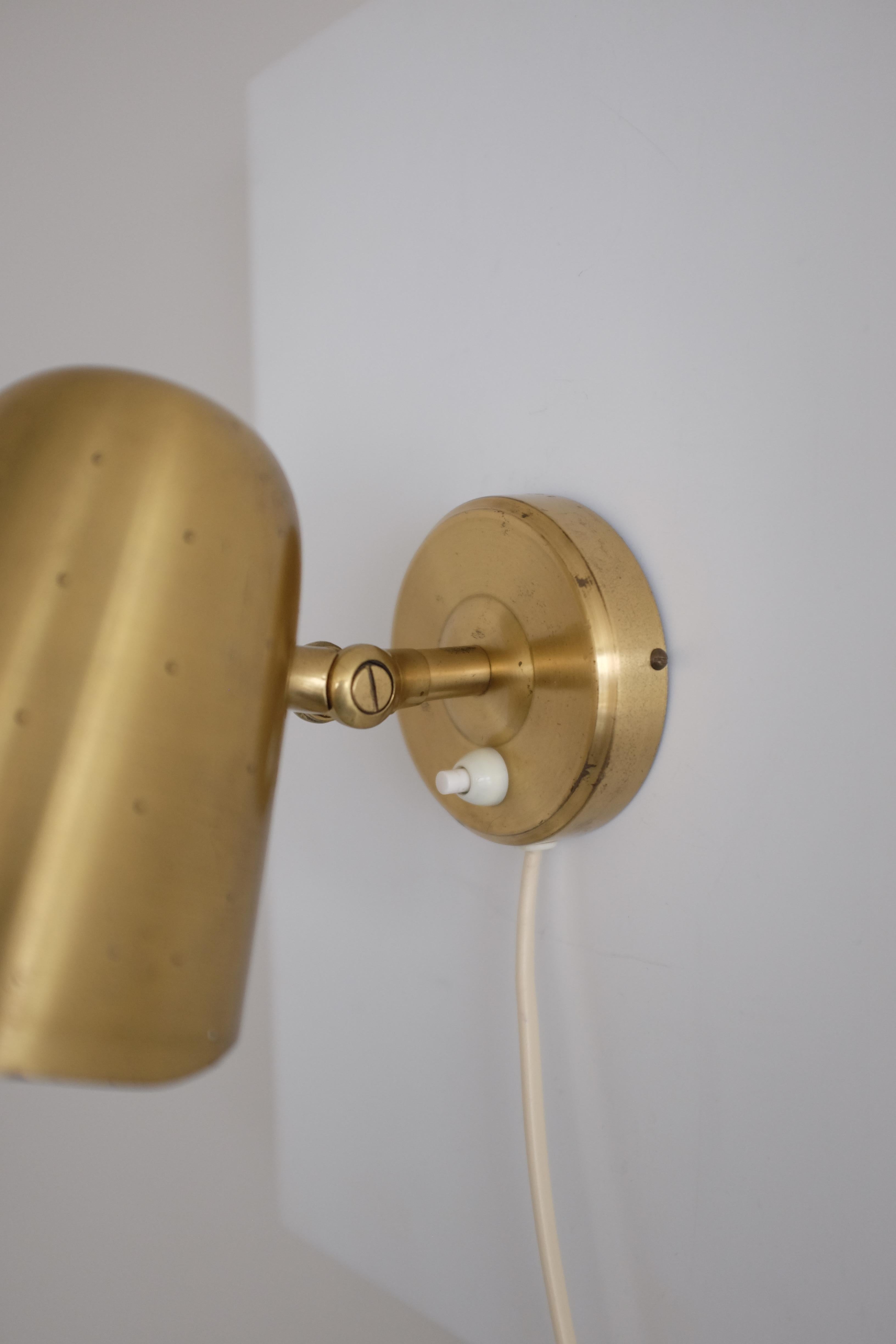 Scandinavian Modern Brass Wall Lamp from Boréns For Sale