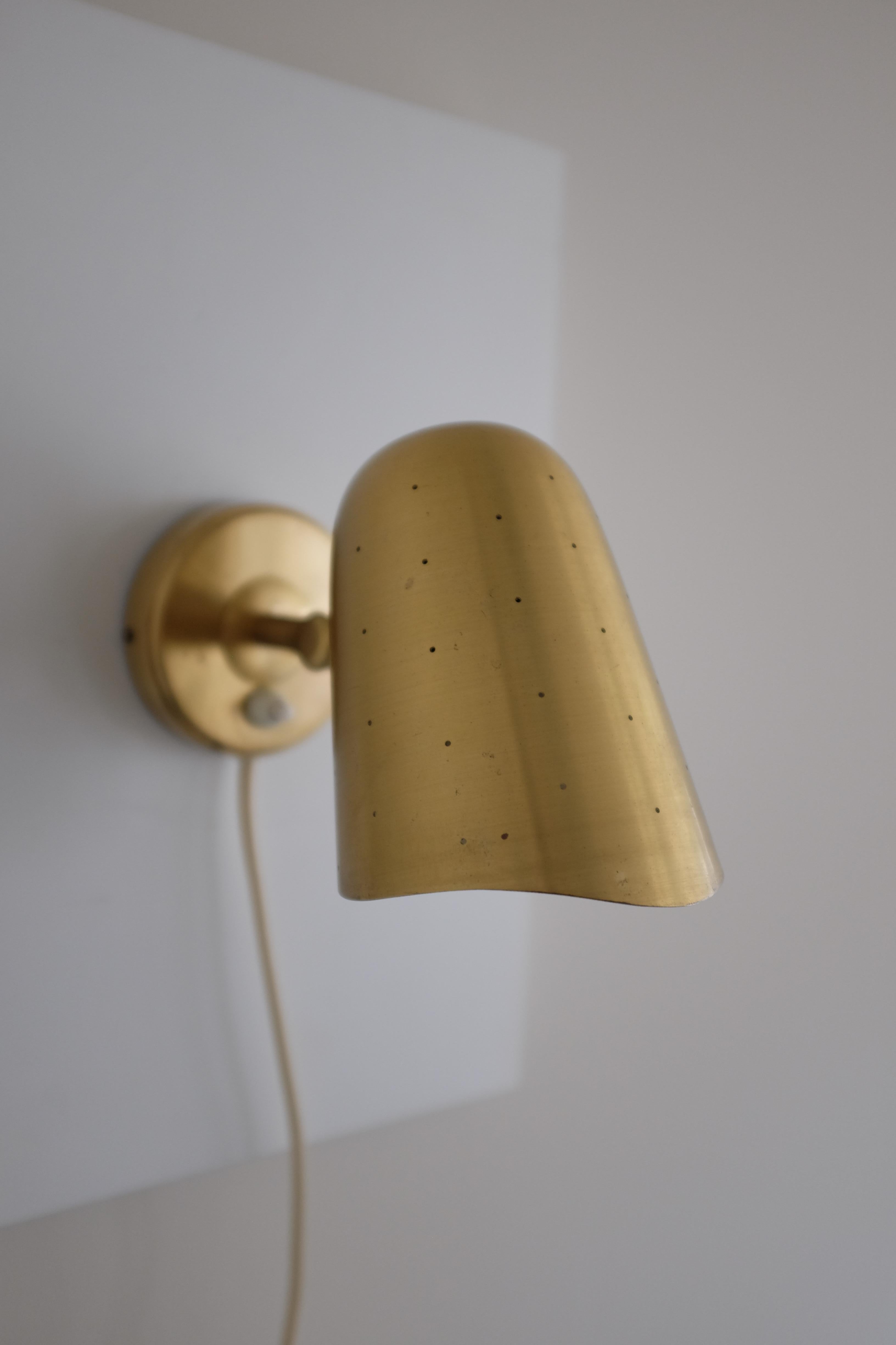 Brass Wall Lamp from Boréns In Good Condition For Sale In Brooklyn, NY
