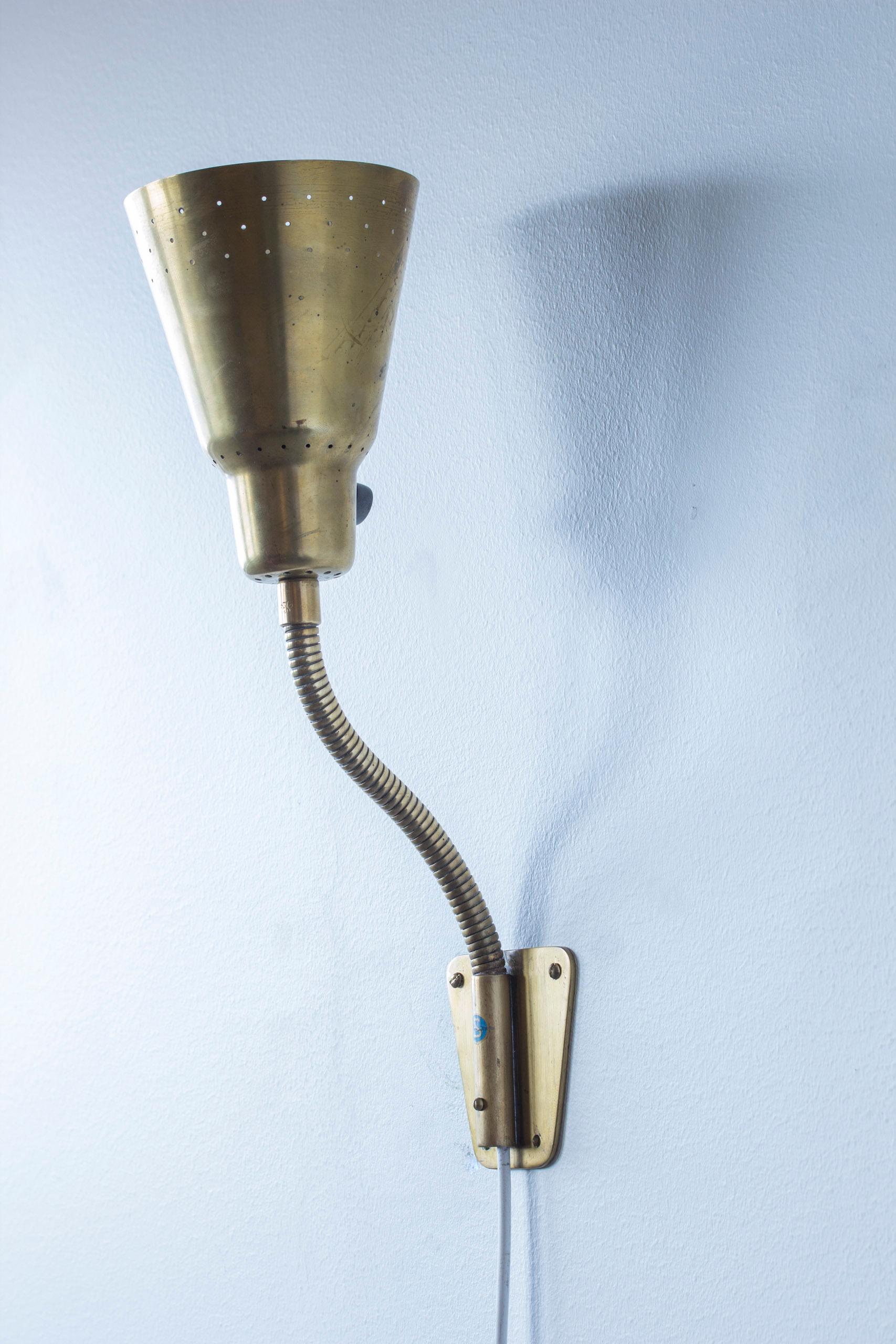 Scandinavian Modern Brass wall lamps model V- 18 by Eje Ahlgren, Bergboms, Sweden, 1950s For Sale