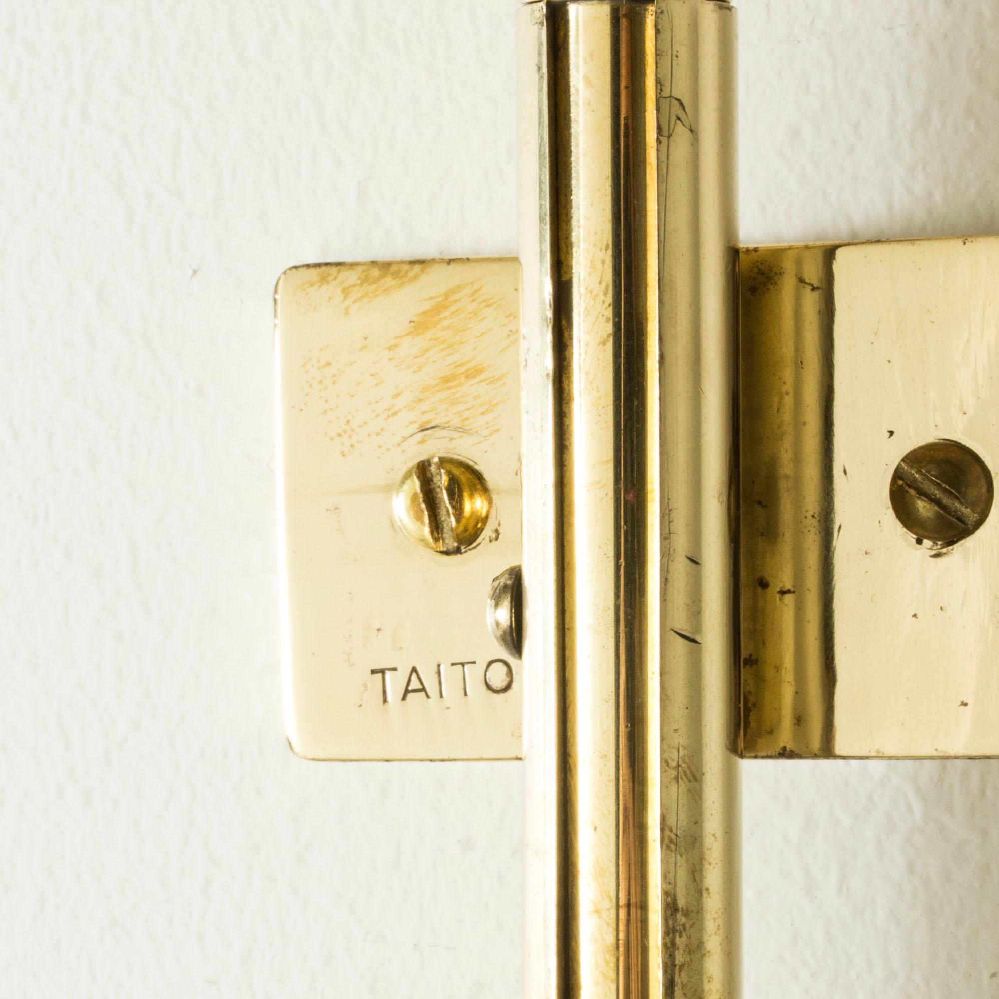 Aplique de latón de Paavo Tynell para Taito Oy, Finlandia, década de 1940 Finlandés en venta