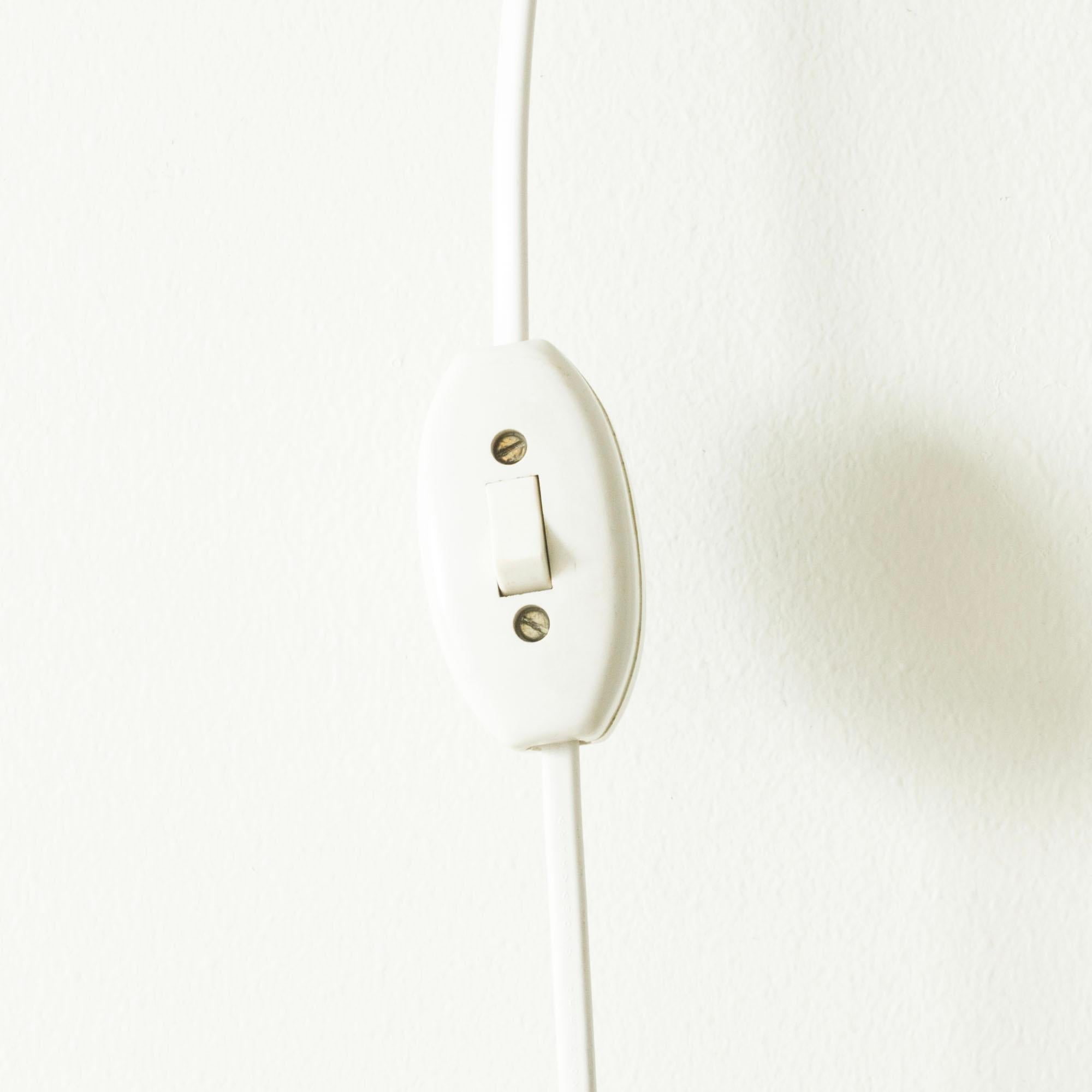 Aplique de latón de Paavo Tynell para Taito Oy, Finlandia, década de 1940 en venta 1