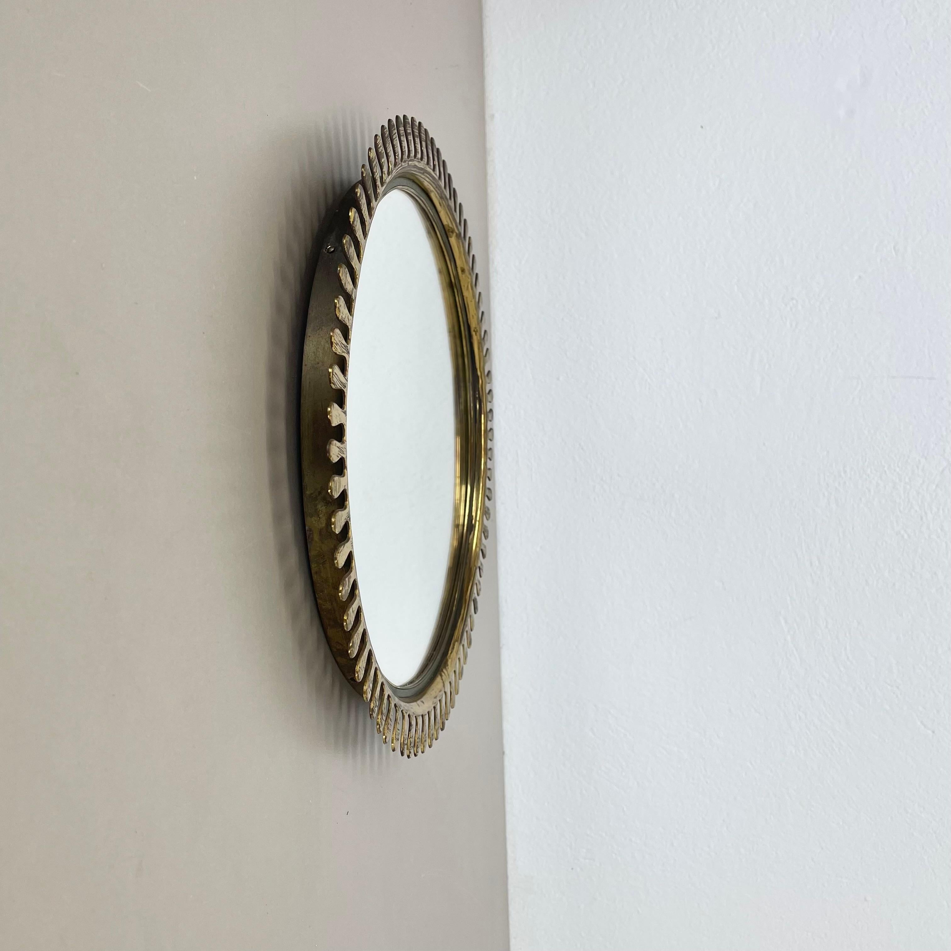brass Wall Mirror in JOSEF FRANK Style, by Vereinigte Werkstätten Germany 1950s In Good Condition For Sale In Kirchlengern, DE