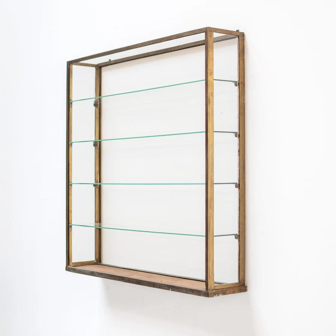 Mensola a muro in ottone con vetro, Francia, anni '20 In condizioni buone in vendita a Tokyo, Tokyo