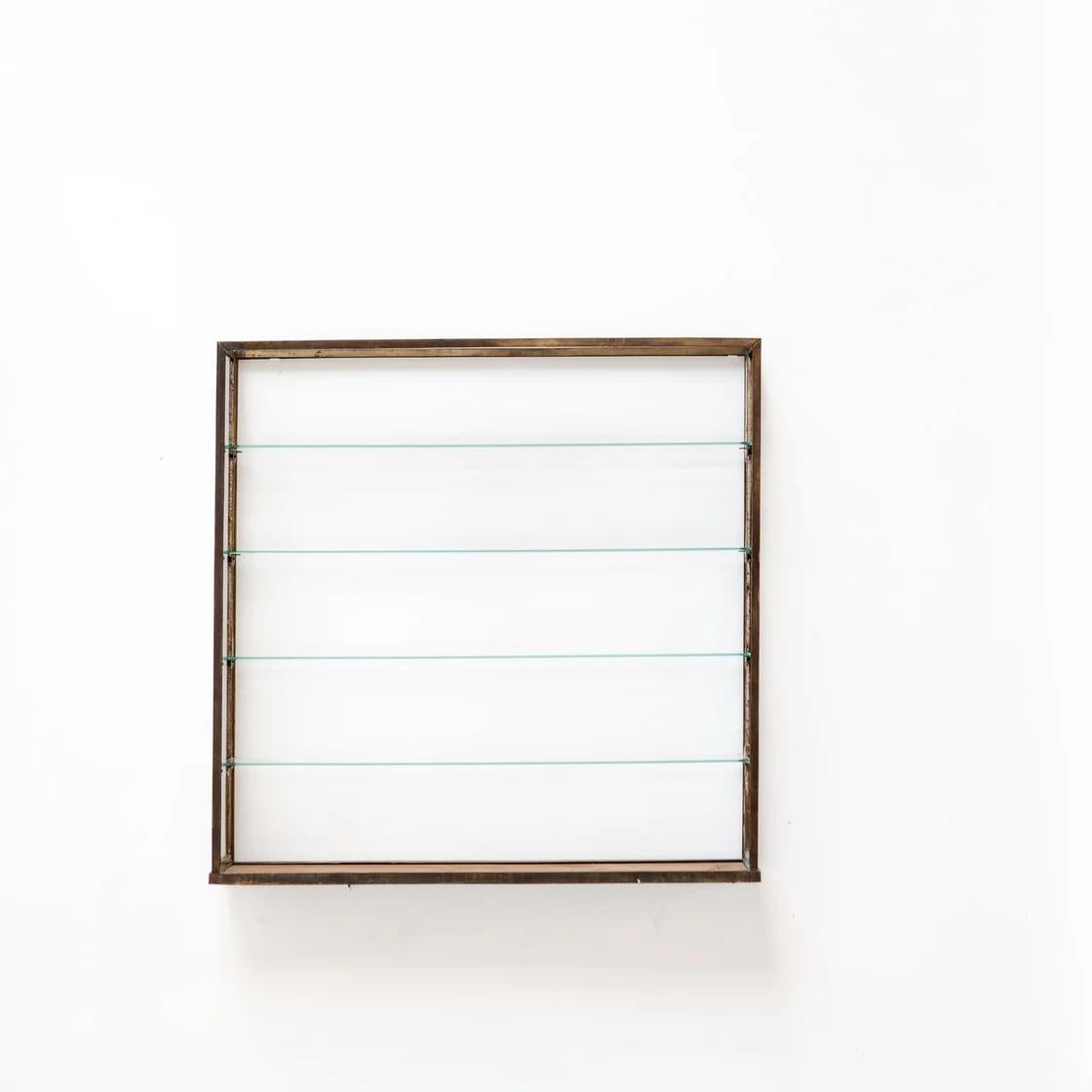 Inizio XX secolo Mensola a muro in ottone con vetro, Francia, anni '20 in vendita