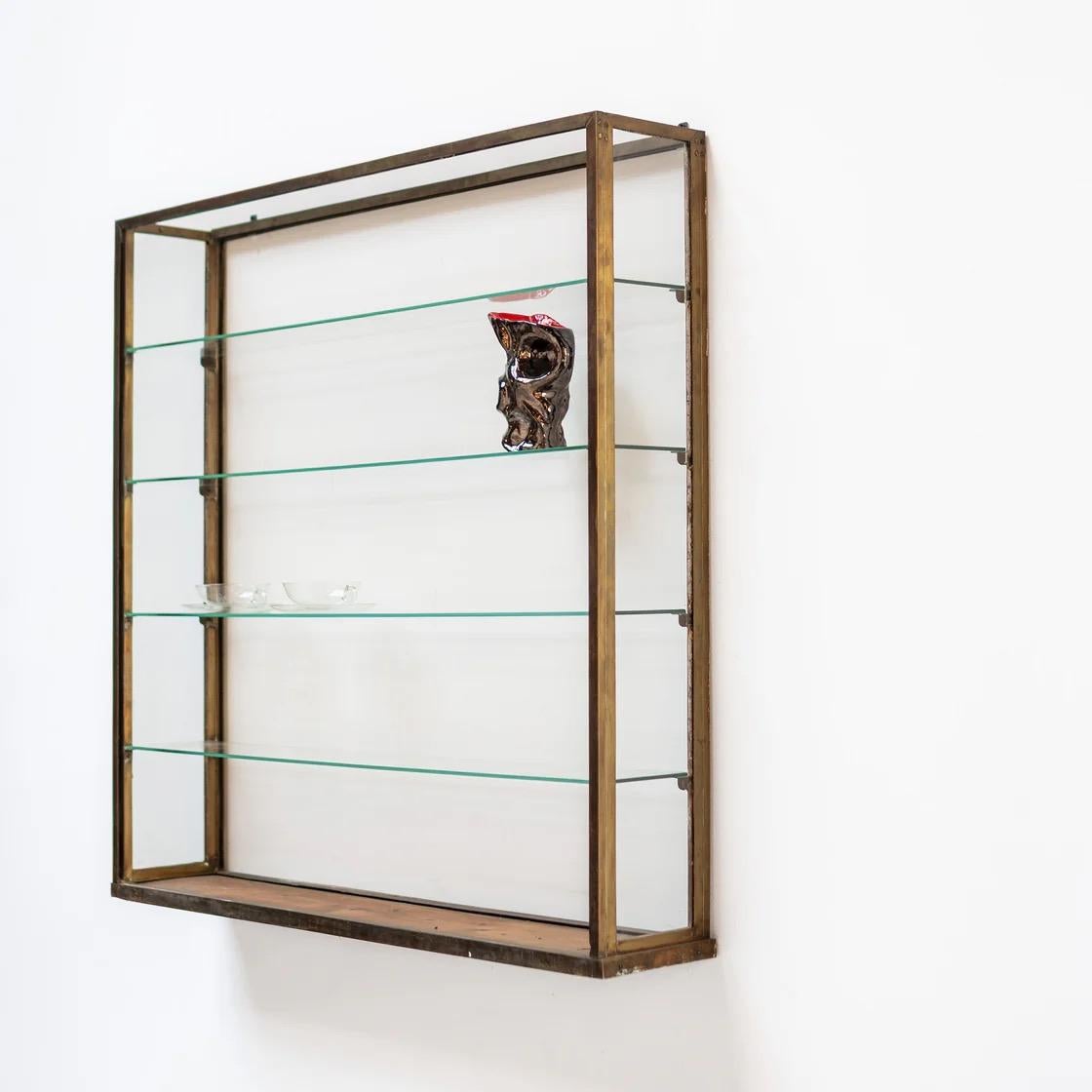 Ottone Mensola a muro in ottone con vetro, Francia, anni '20 in vendita