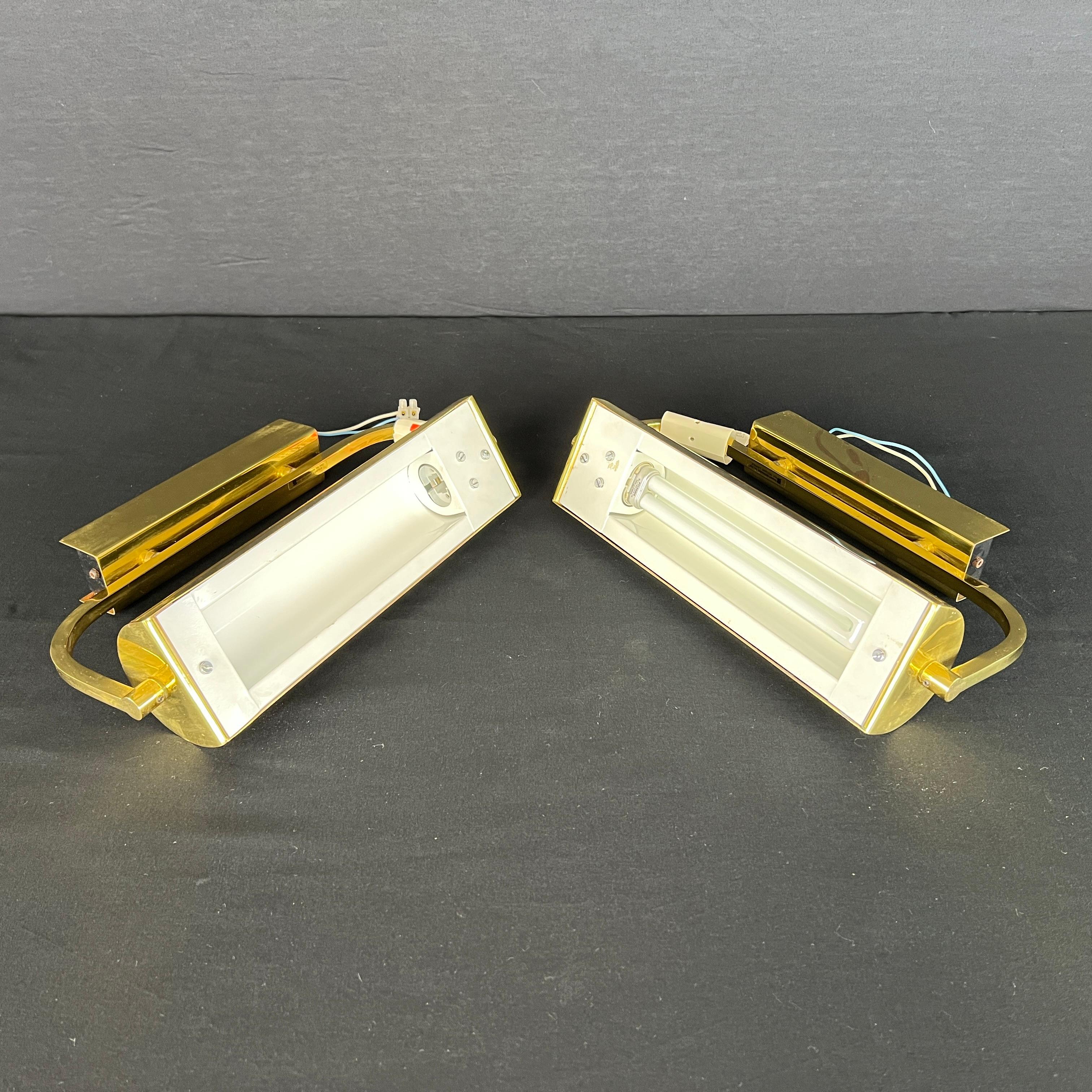 Dimensions: H 7.3” x W 13.5”

Pair of Mid-Century Modern Italian brass adjustable wall sconces, designed by Sergio Bernardi, 1970s. The lamps can be mounted both horizontally and vertically.
Please see our other listings for ideas and matching