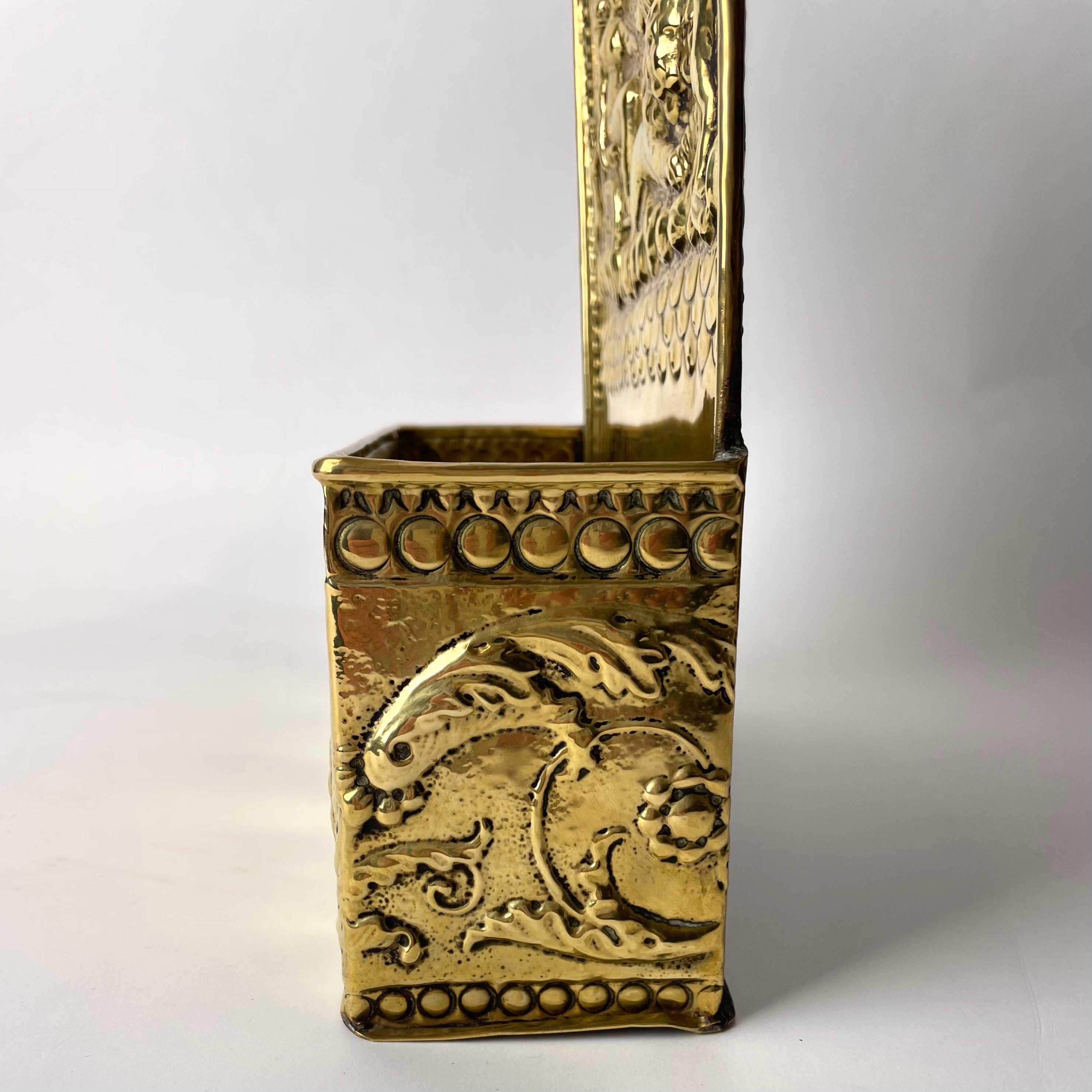 Brass Wall Utensil Holder, Empire, Early 19th C, with Roman Goddess with Putti In Good Condition For Sale In Knivsta, SE