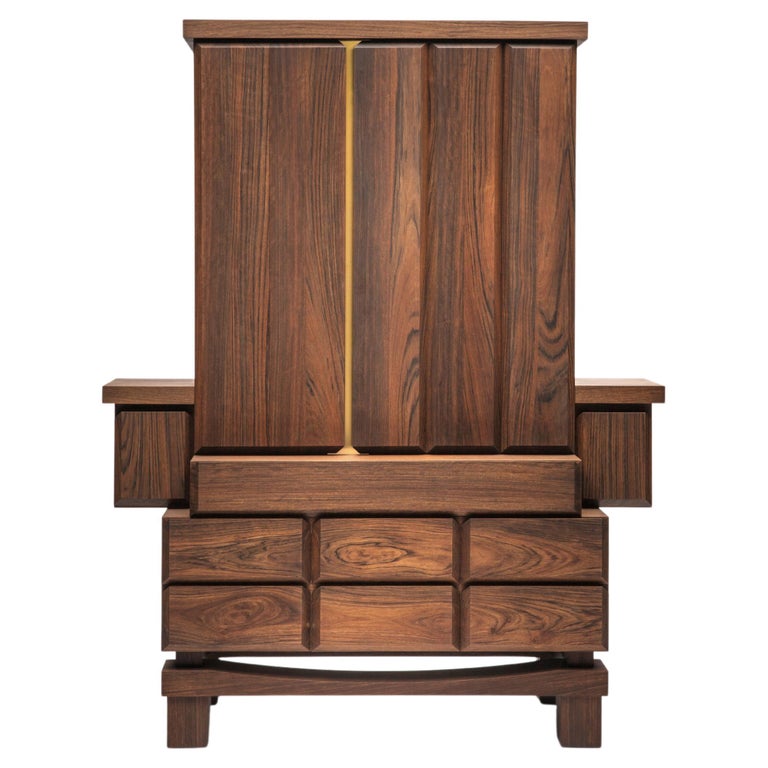 Armoire en laiton et noyer par Antonio Aricò pour Delvis Unlimited En