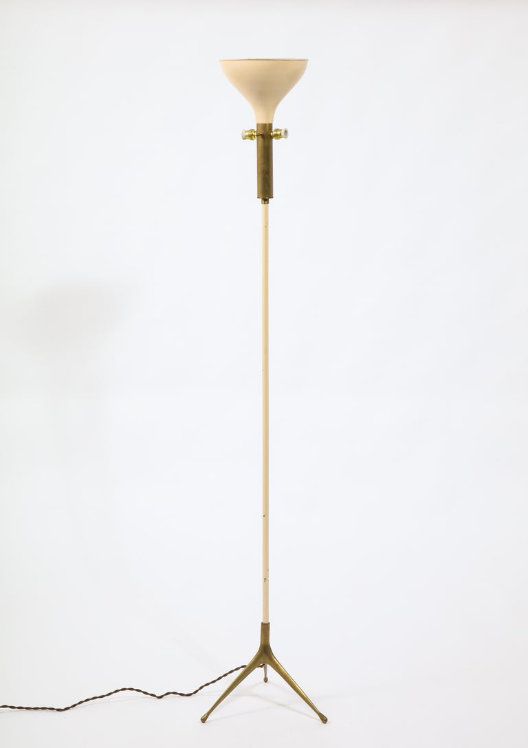 Metal Brass & White Enameled Floor Lamp, Italy, 1960's For Sale
