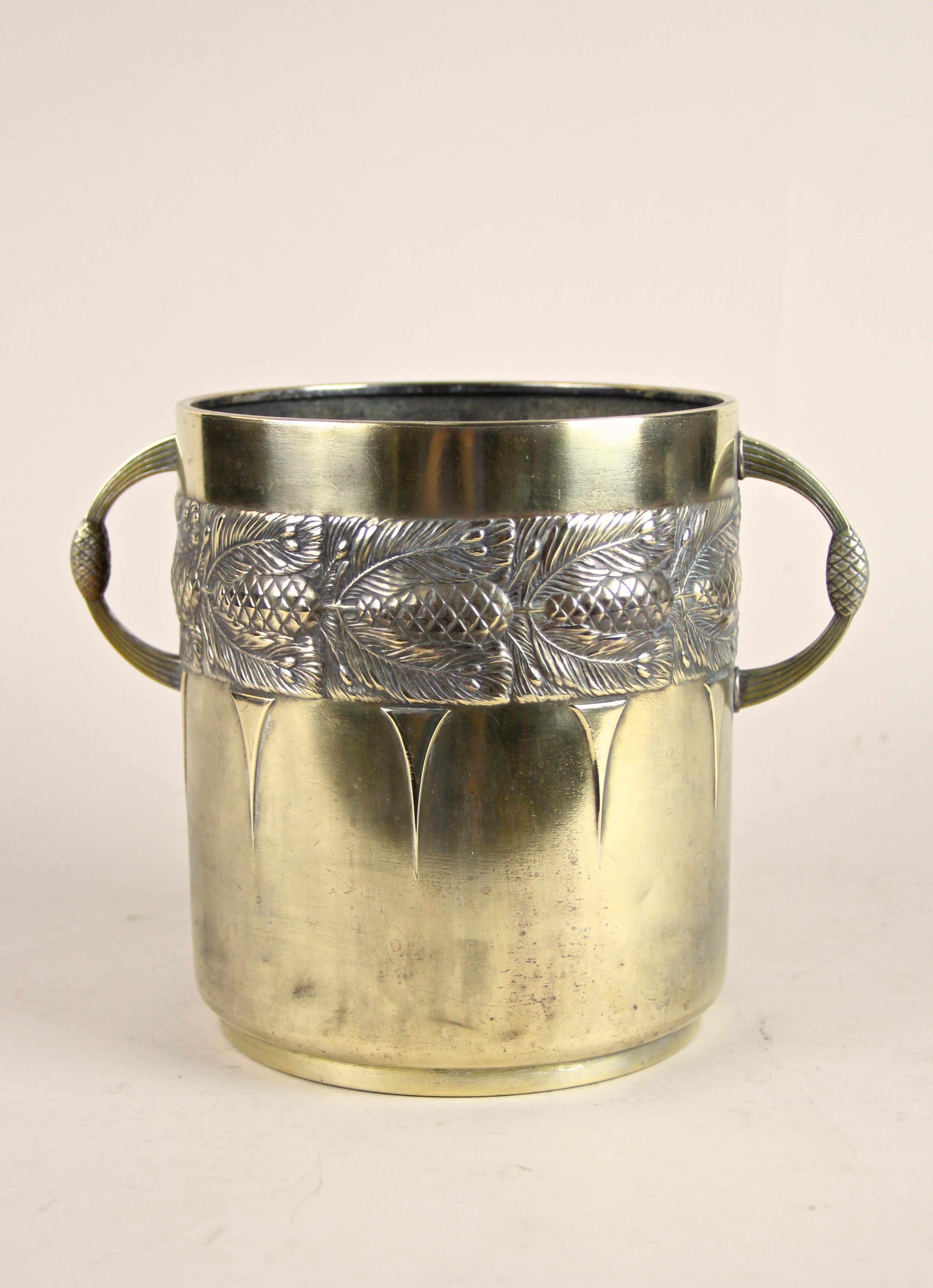 Brass Wine Cooler or Cachepot by WMF Art Nouveau, Germany, circa 1915 In Good Condition In Lichtenberg, AT
