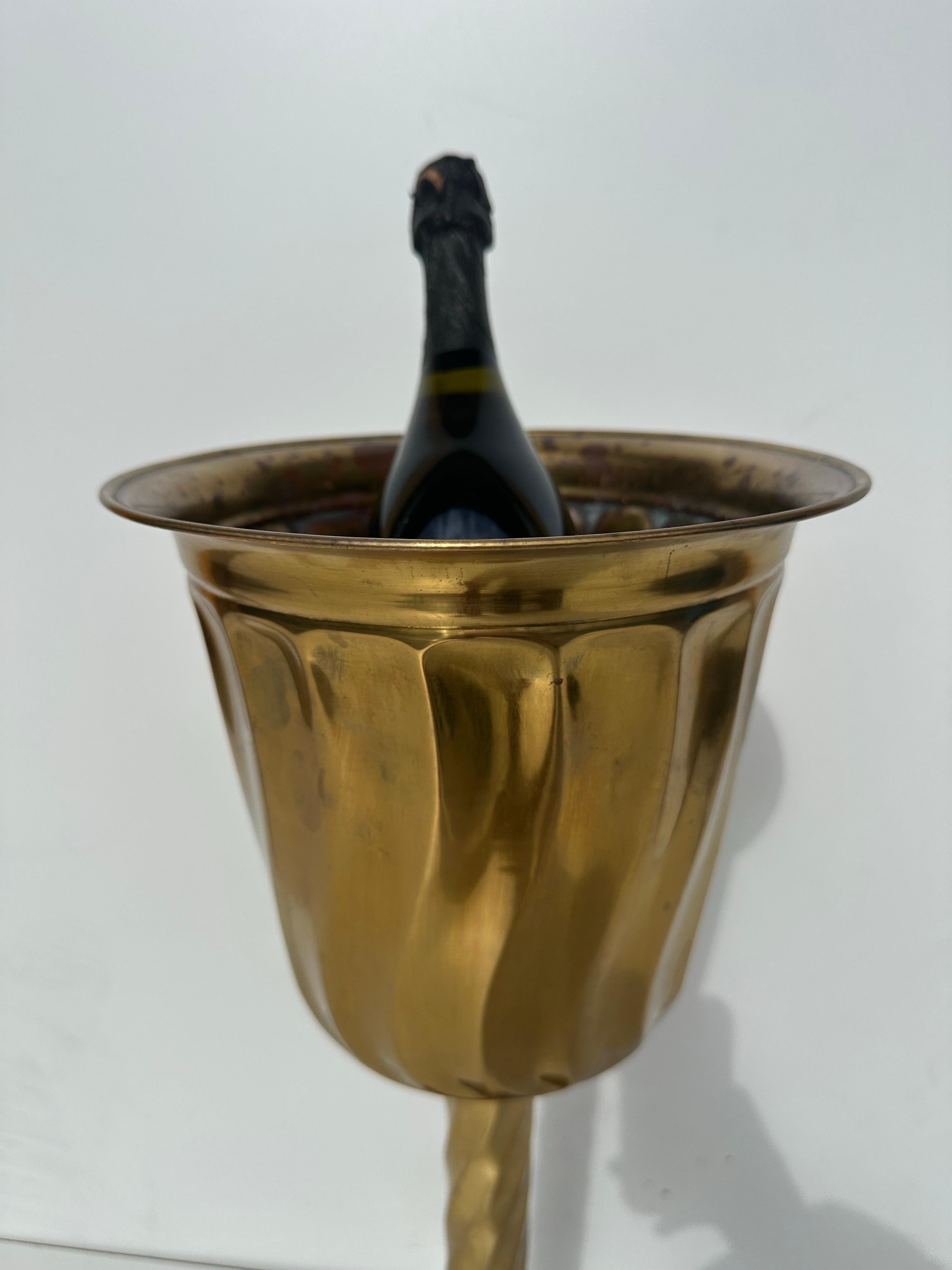 Enfriador de vino o jardinera de latón en venta 1