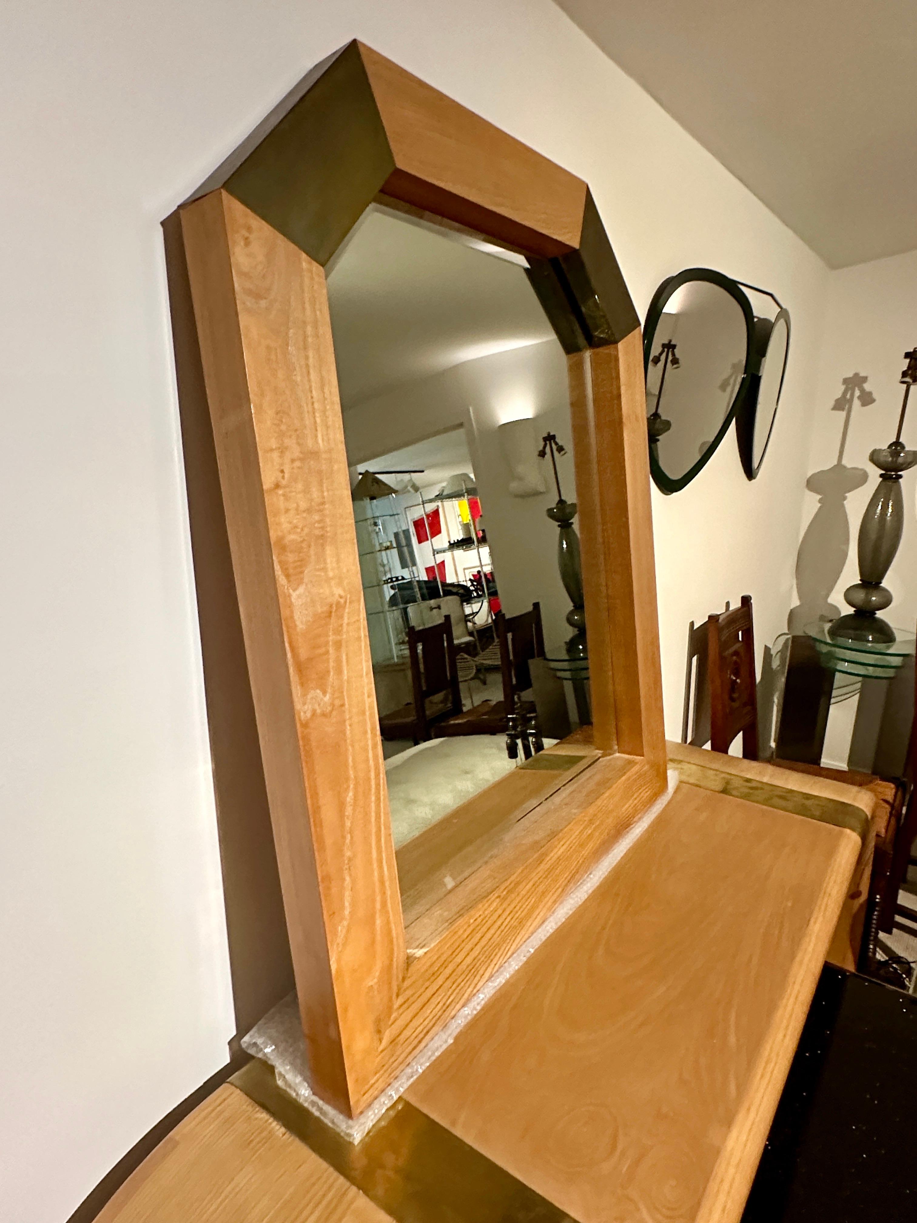 Fin du 20e siècle Miroir mural géométrique en laiton et bois à la manière de K. Springer en vente